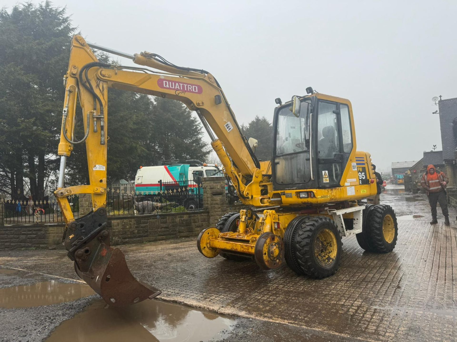 KOMATSU PC95R WHEELED EXCAVATOR WITH RAILWAY GEAR *PLUS VAT* - Image 5 of 19