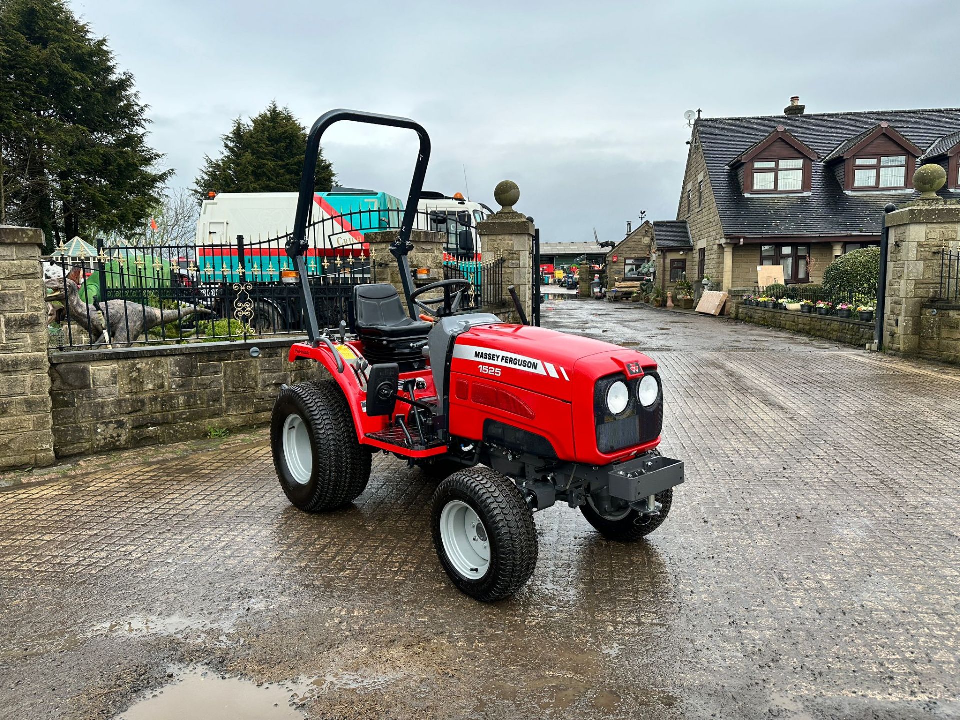 NEW/UNUSED MASSEY FERGUSON 1525 25HP 4WD COMPACT TRACTOR *PLUS VAT*