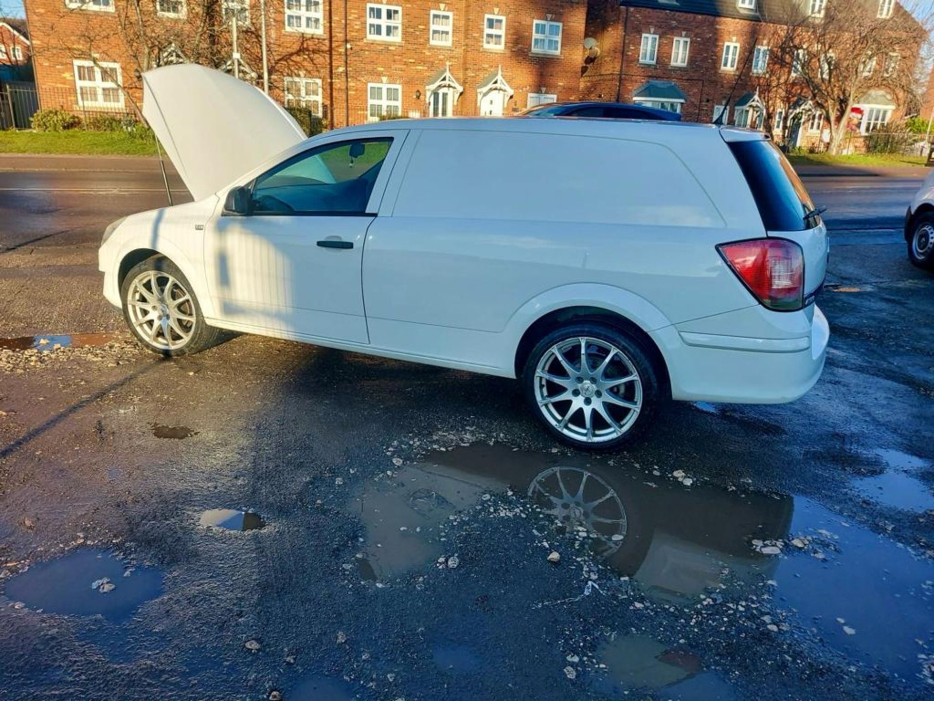 2013 VAUXHALL ASTRA CLUB ECOFLEX WHITE CAR DERIVED VAN *NO VAT* - Image 7 of 10