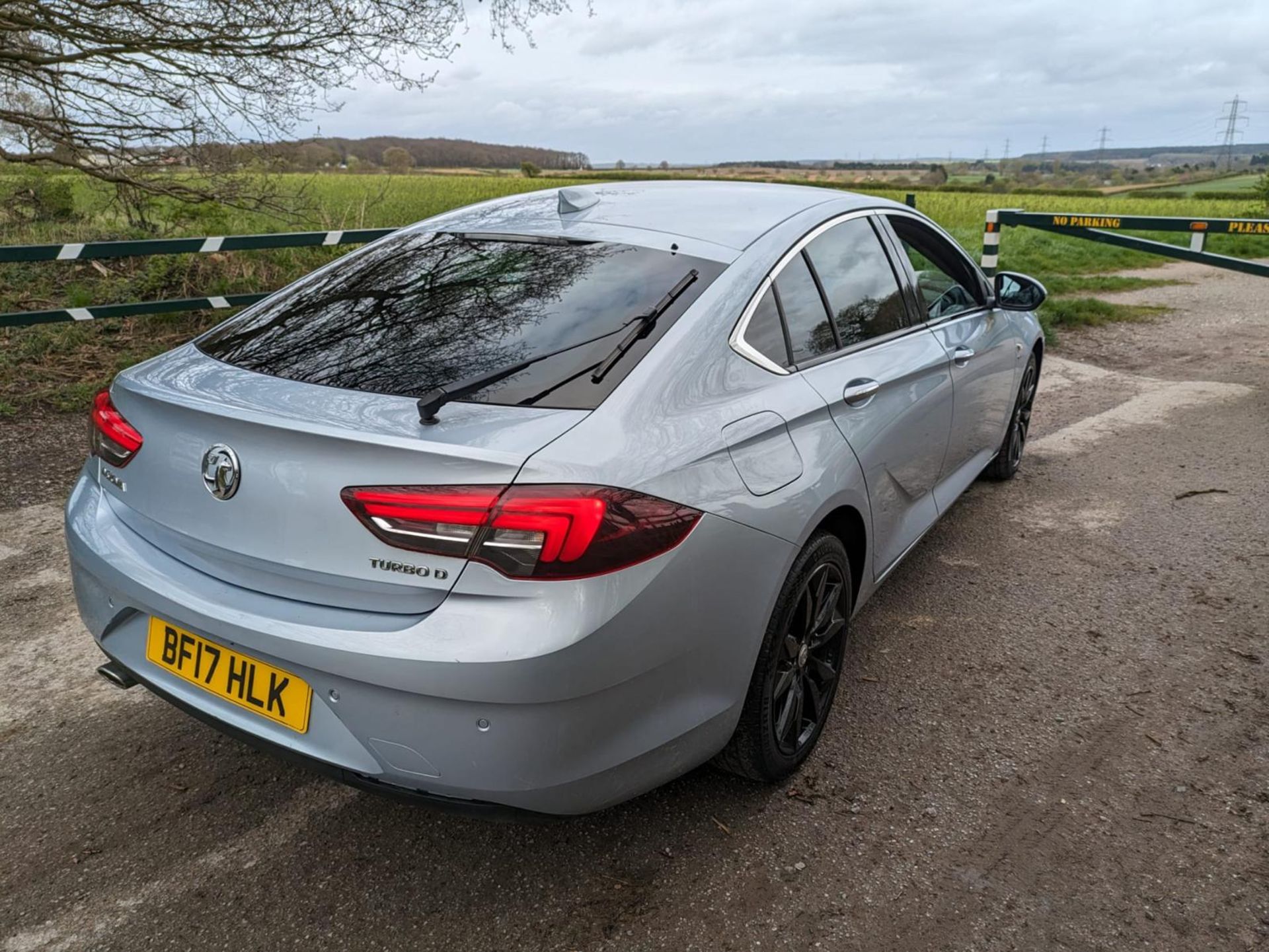 2017 VAUXHALL INSIGNIA ELITE NAV TURBO D SILVER HATCHBACK *NO VAT* - Image 12 of 37