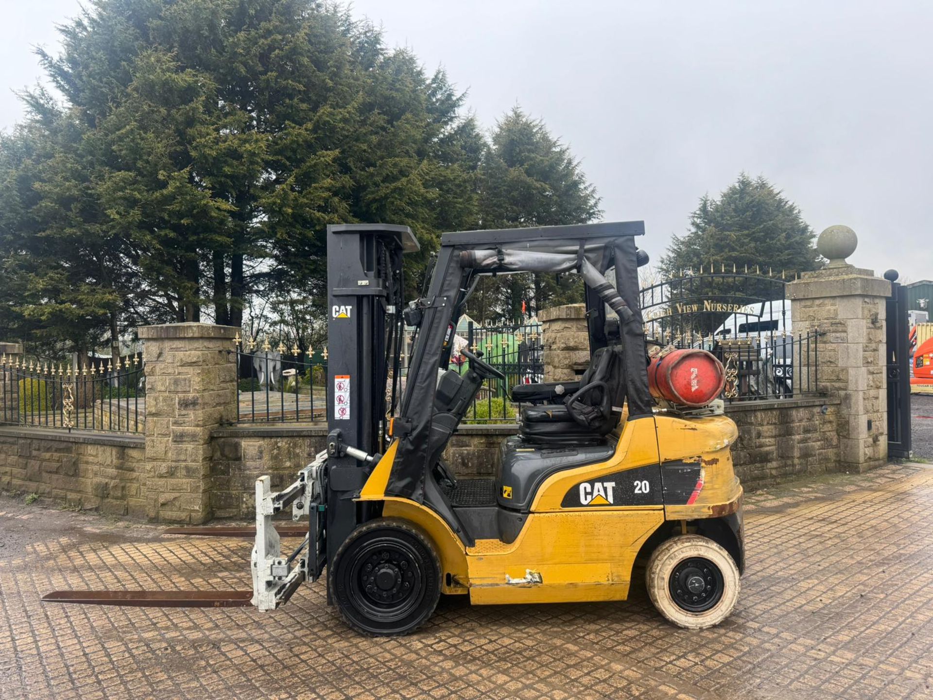 2018 CAT GP20NT 2 TON FORKLIFT *PLUS VAT* - Image 2 of 17