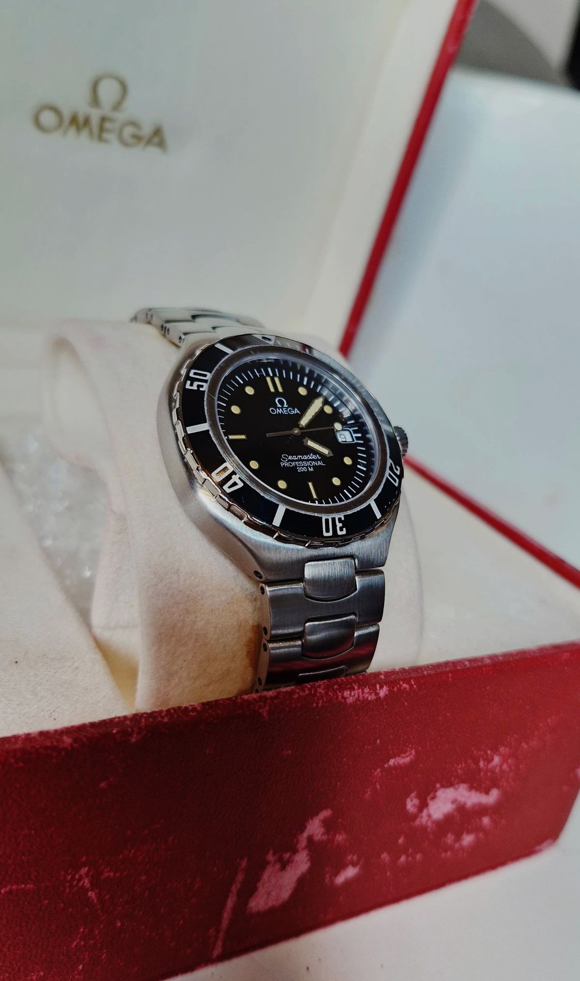 OMEGA SEAMASTER 200m Professional Mens Black Watch Date Feature Steel NO VAT* - Image 4 of 12