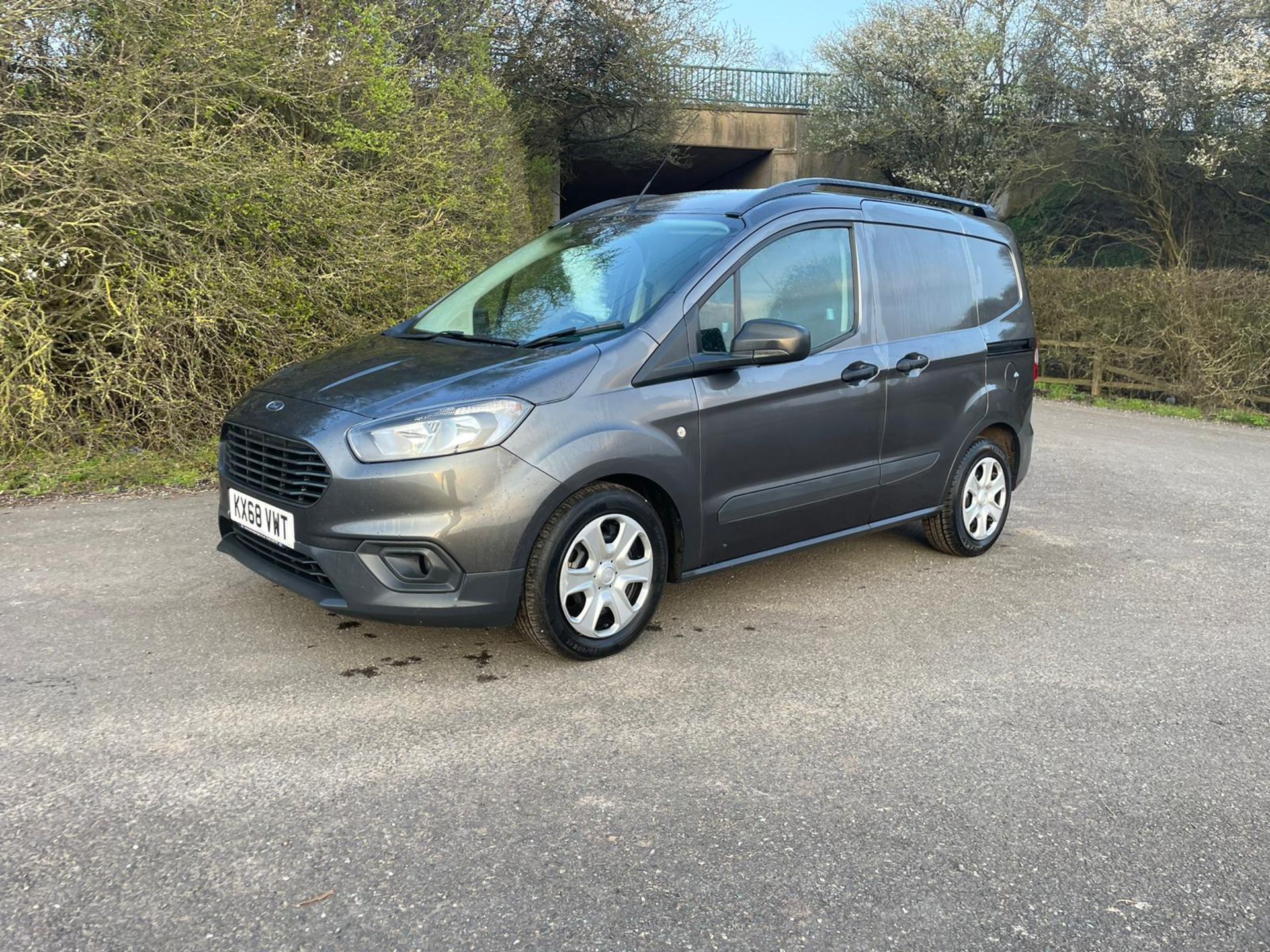 2018/68 REG FORD TRANSIT COURIER TREND TDCI 1.5 DIESEL GREY PANEL VAN, SHOWING 1 FORMER KEEPER - Image 3 of 13