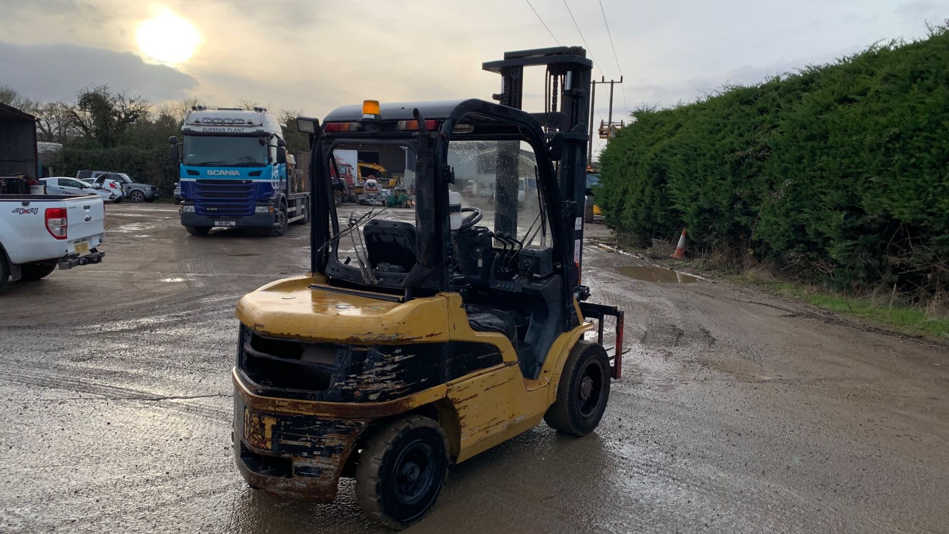 2004 CAT DP30 3 ton Diesel Forklift *PLUS VAT* - Image 3 of 5