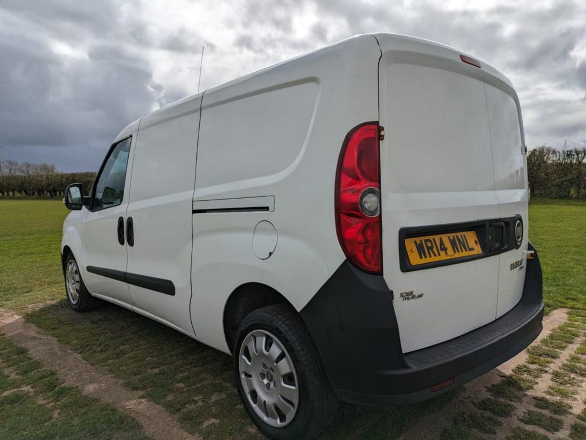 FIAT DOBLO 16V MAXI MULTIJET 5 SEATER CREW VAN / PANEL VAN *NO VAT* - Image 10 of 34