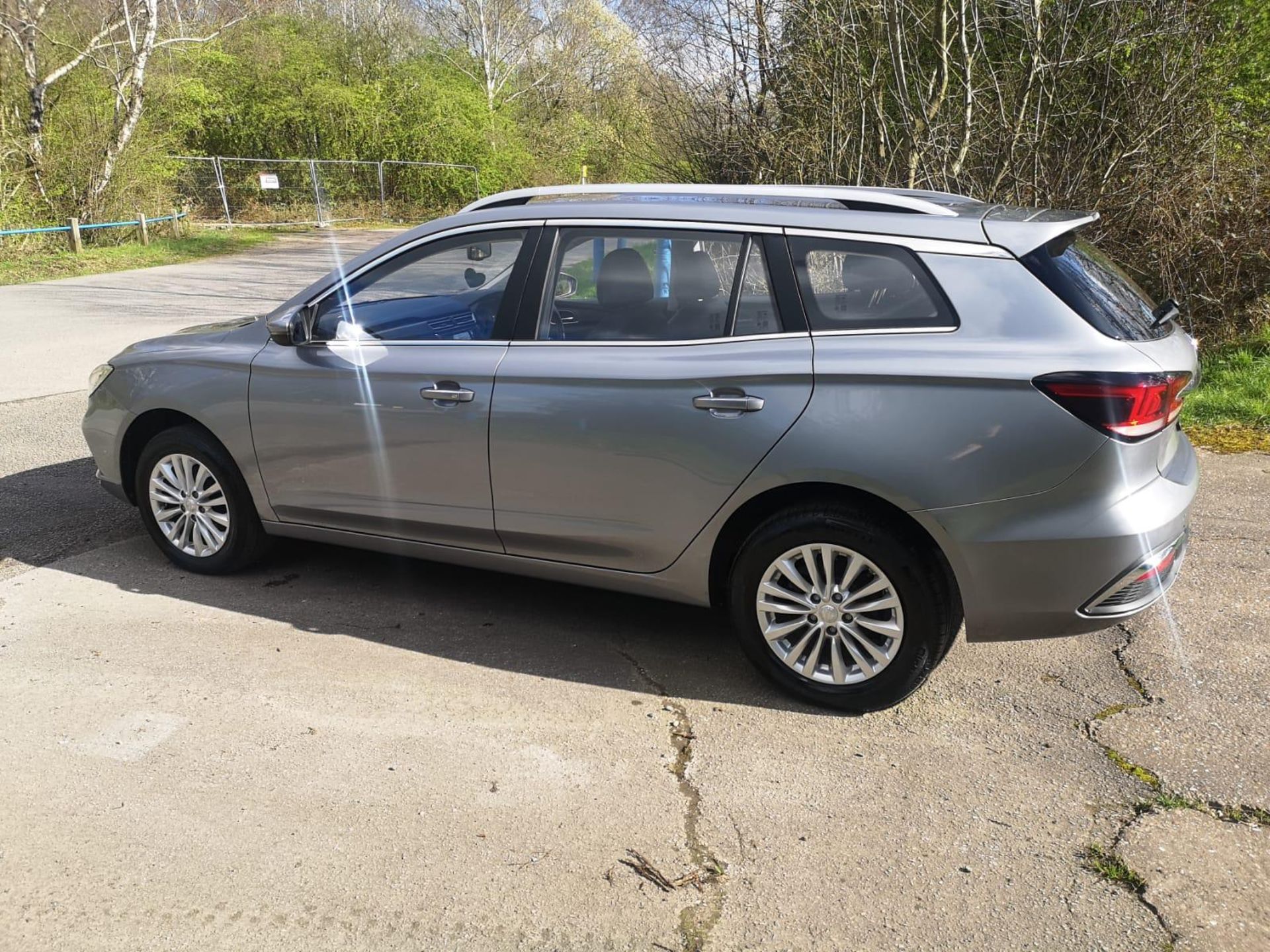 2021 MG 5 EXCLUSIVE ELECTRIC CAR SILVER ESTATE *NO VAT* - Image 5 of 20