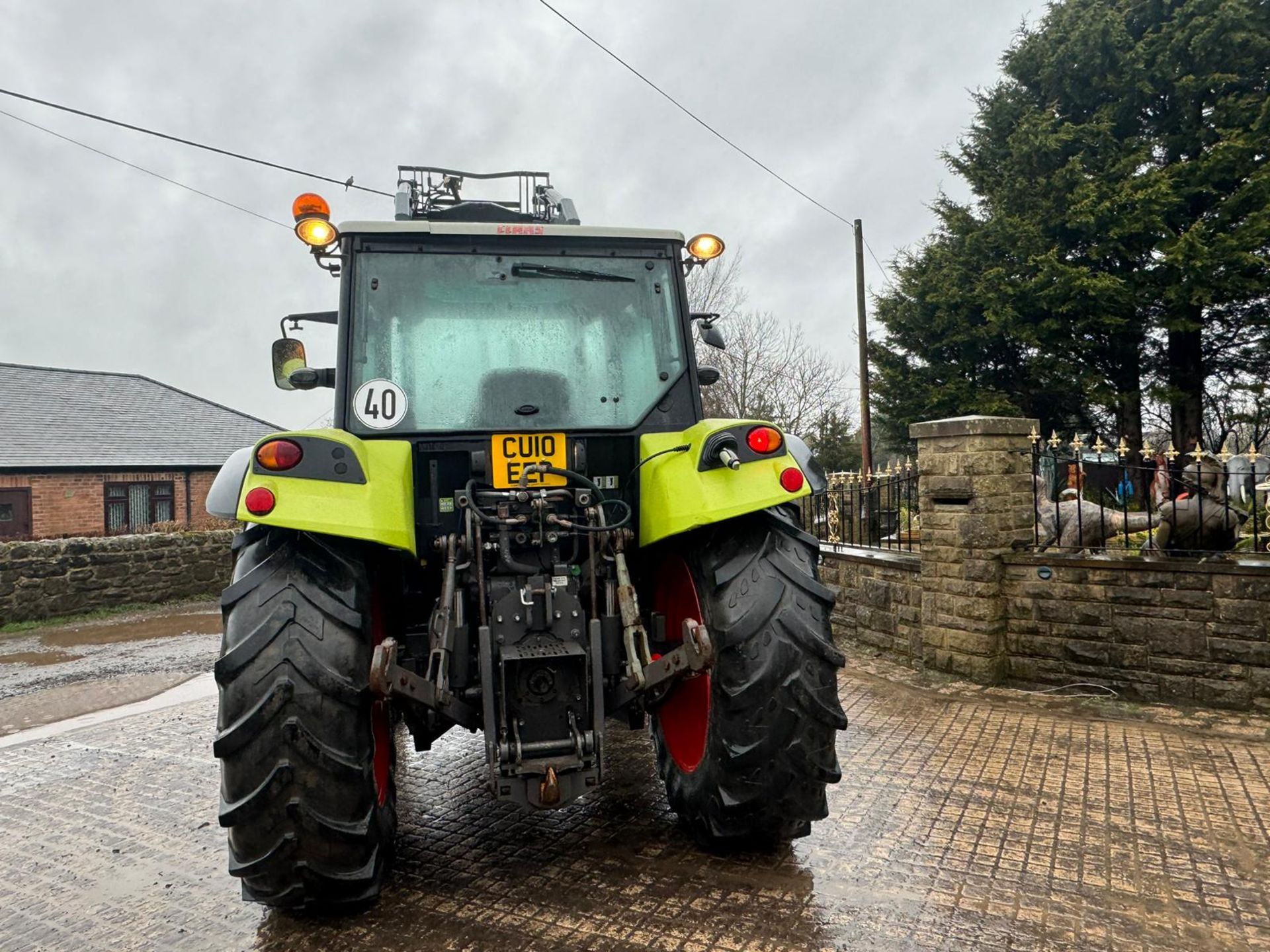 2010 CLASS AXIOS 330CX 92HP PREMIUM TRACTOR WITH QUICKE Q40 FRONT LOADER *PLUS VAT* - Bild 12 aus 28