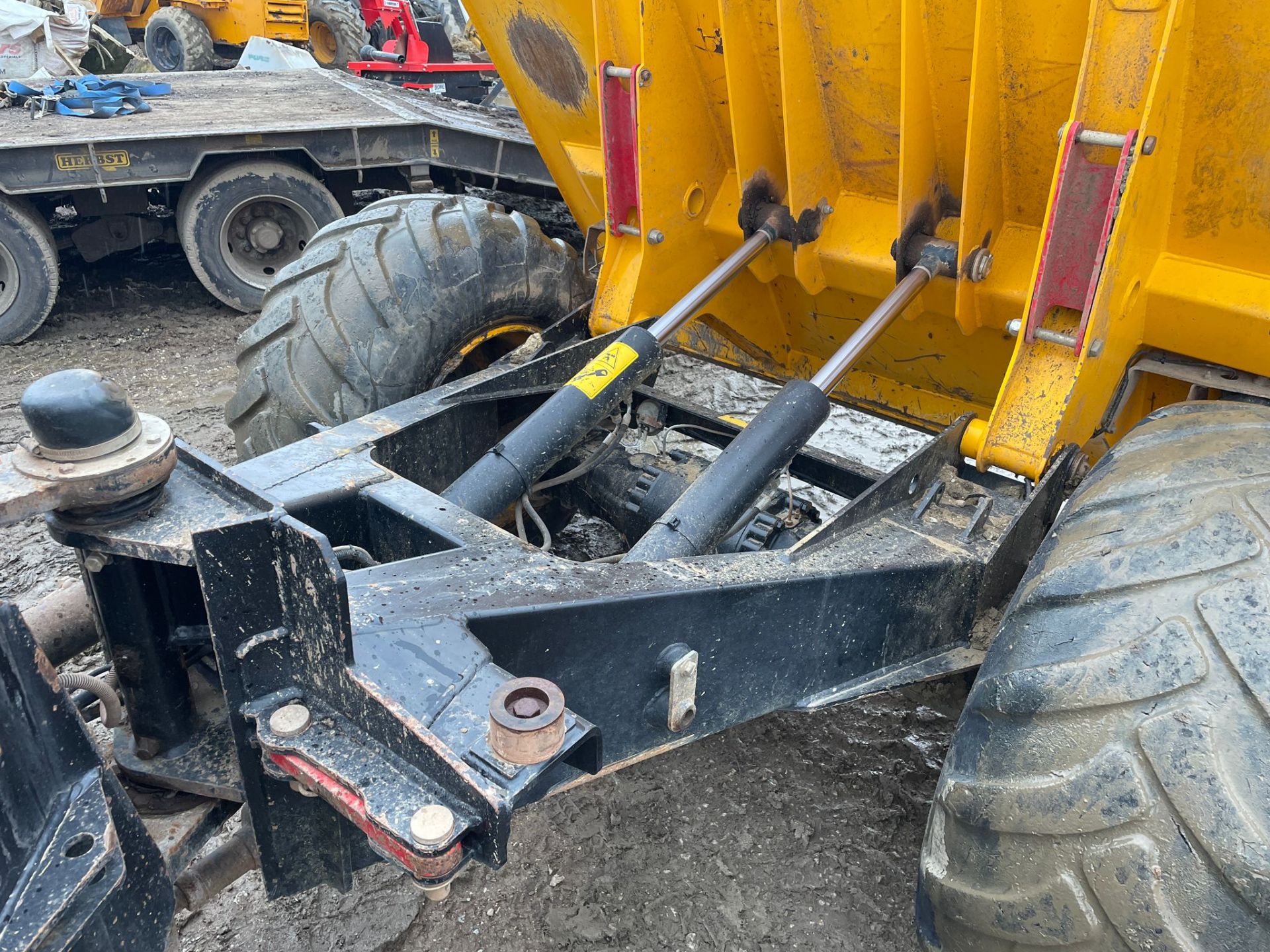 67 REG. JCB 9TFT 9 TON DUMPER *PLUS VAT* - Image 8 of 15