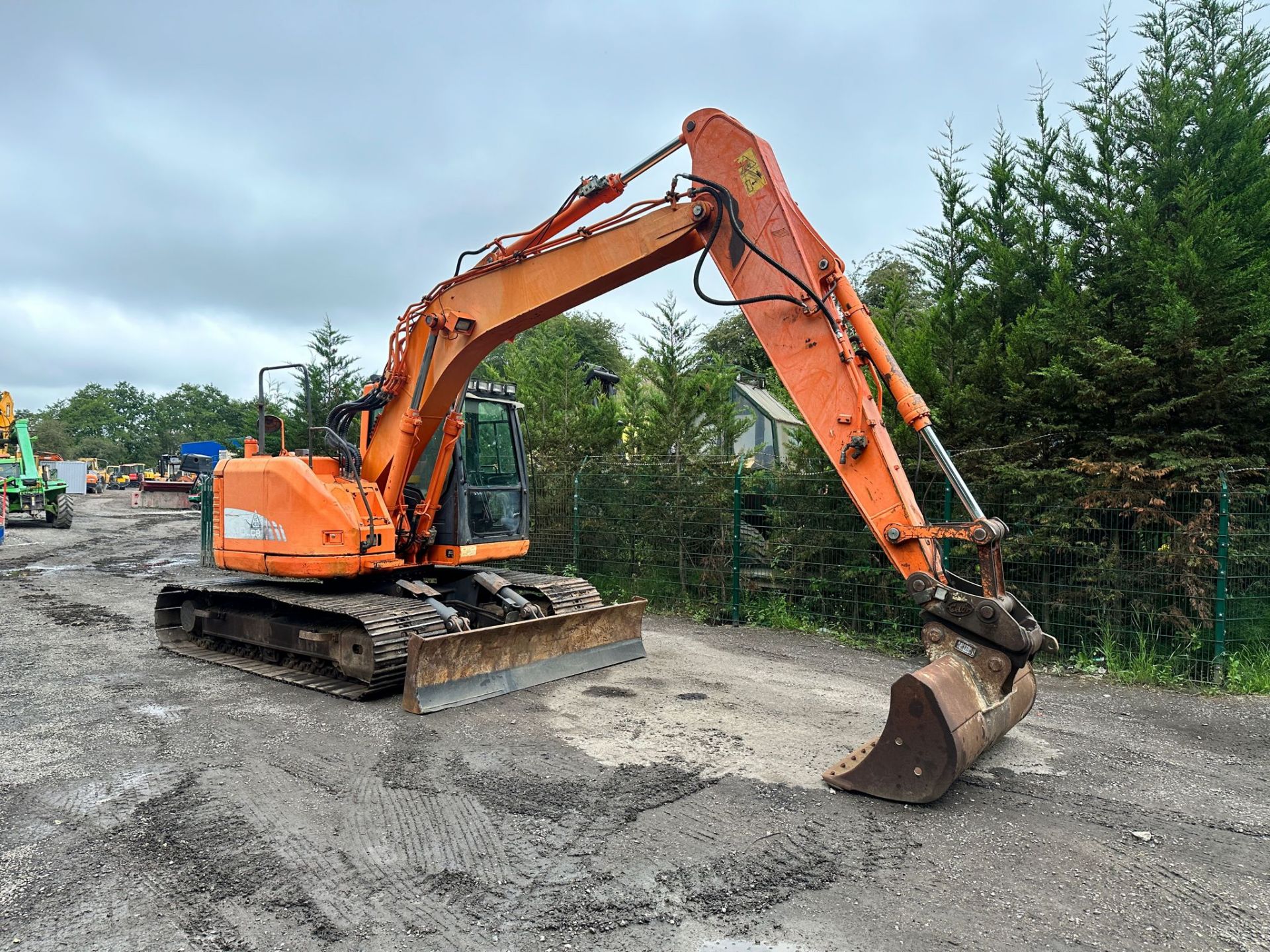 2011 DOOSAN DX140LCR EXCAVATOR WITH BLADE *PLUS VAT*