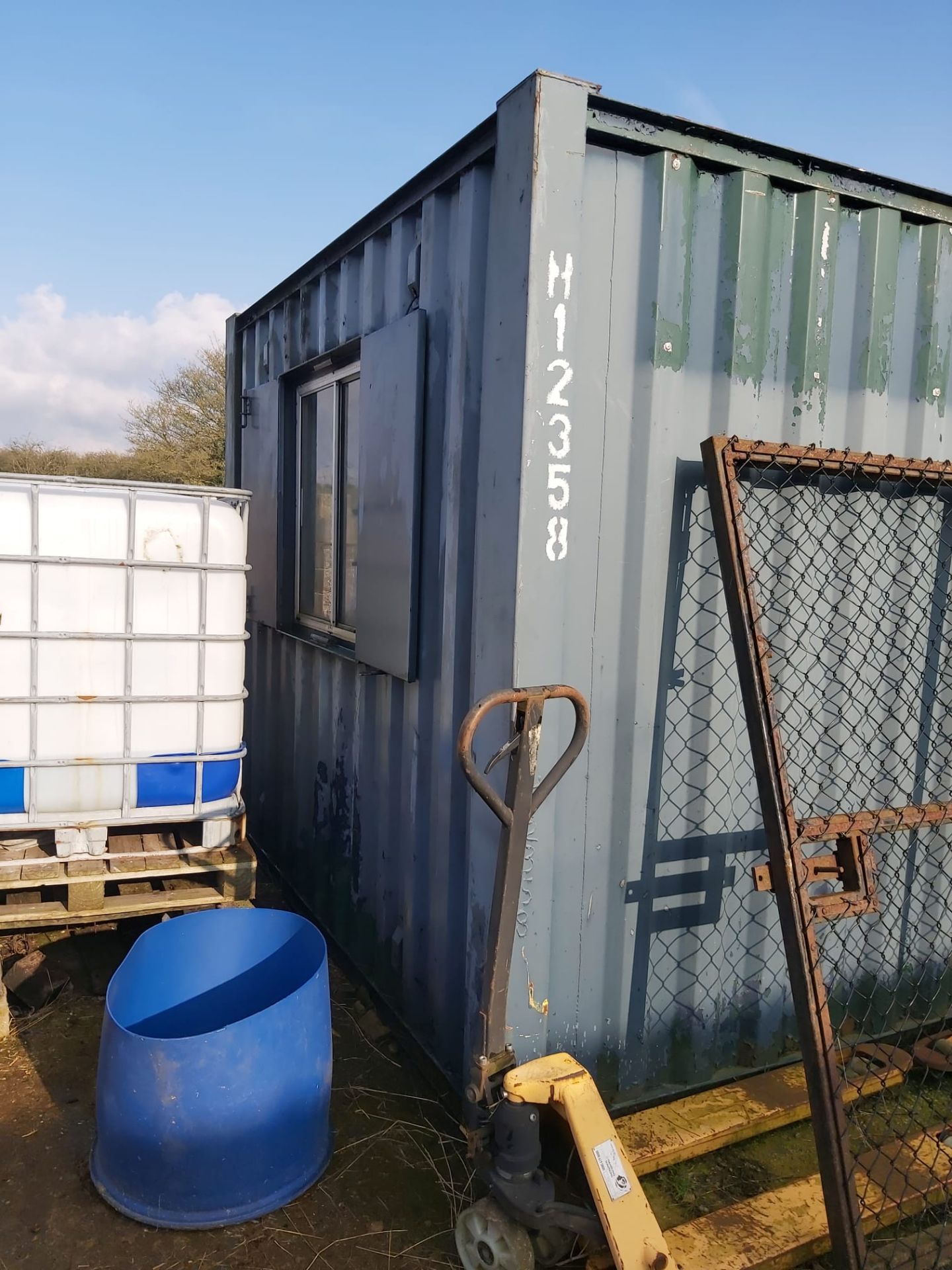 Blue Storage/ Breakroom Cabin with Windows *NO VAT* - Image 3 of 11