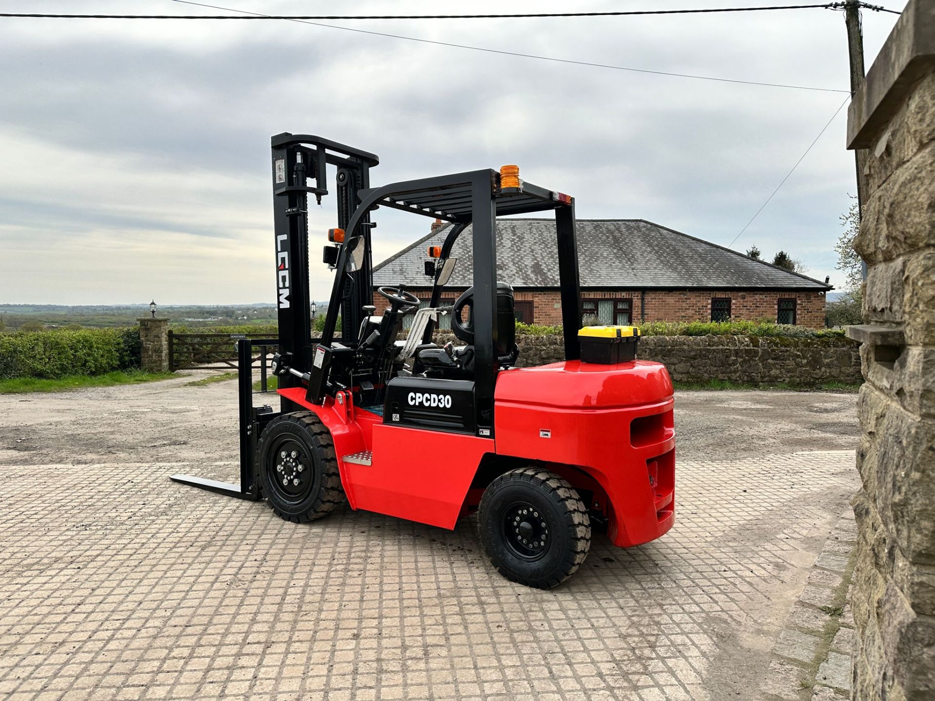 NEW/UNUSED 2023 LCCM CPCD30 3 TON DIESEL FORKLIFT *PLUS VAT* - Image 5 of 17