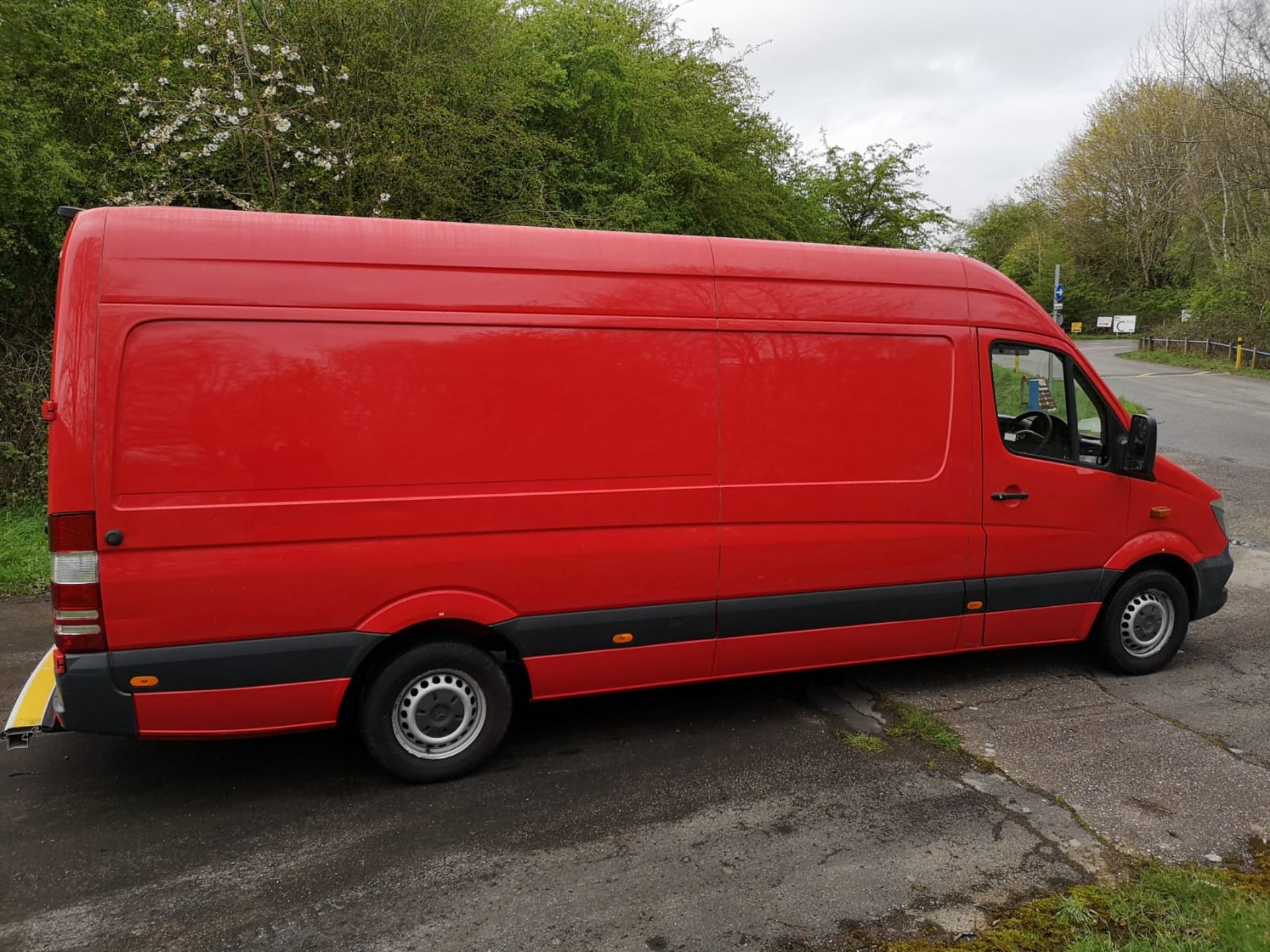 2013 MERCEDES-BENZ SPRINTER 310 CDI RED PANEL VAN *NO VAT* - Image 10 of 17