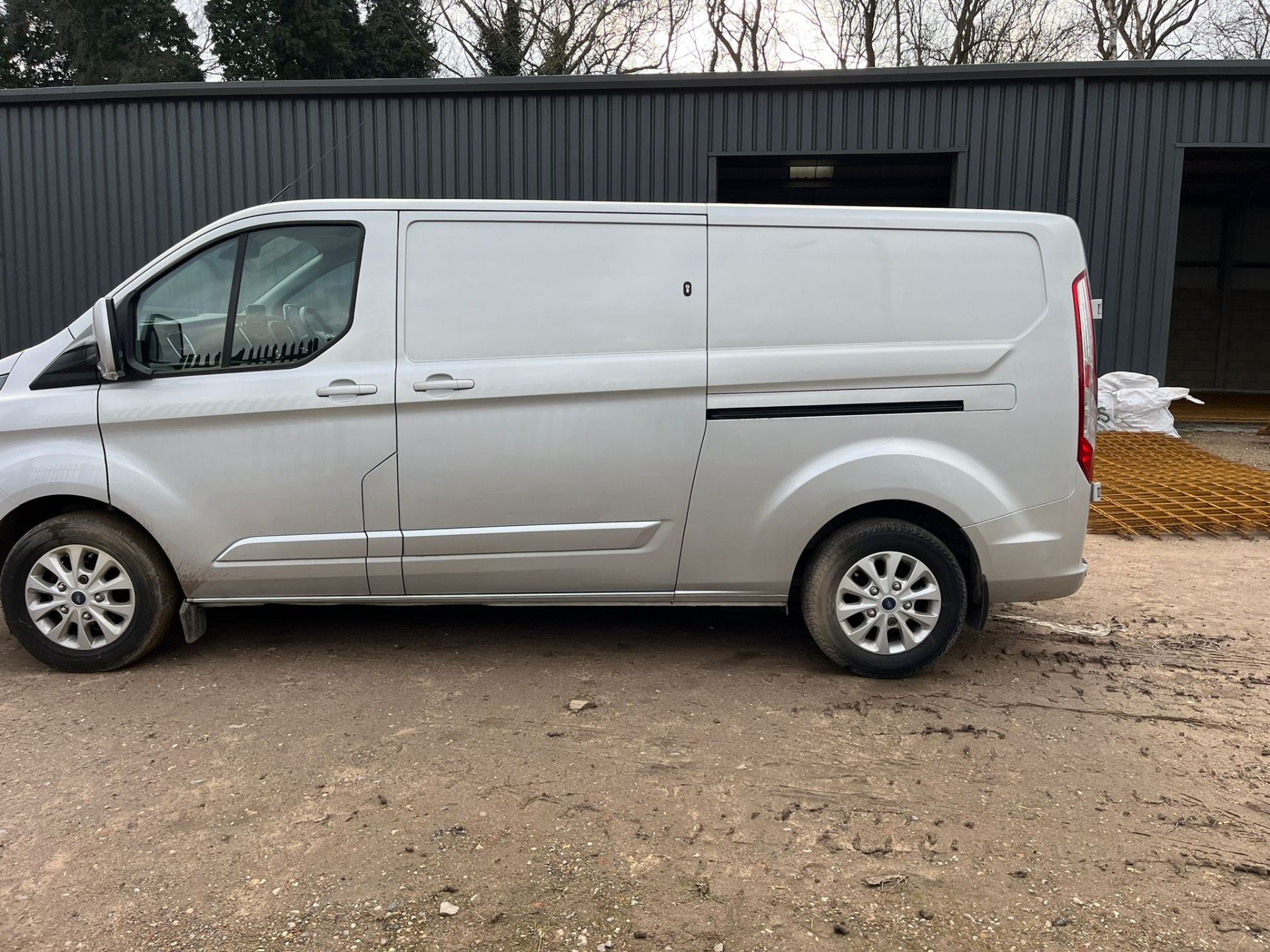 2018/68 REG FORD TRANSIT CUSTOM 300 LIMITED 2.0 DIESEL SILVER PANEL VAN, SHOWING 1 FORMER KEEPER - Bild 3 aus 12