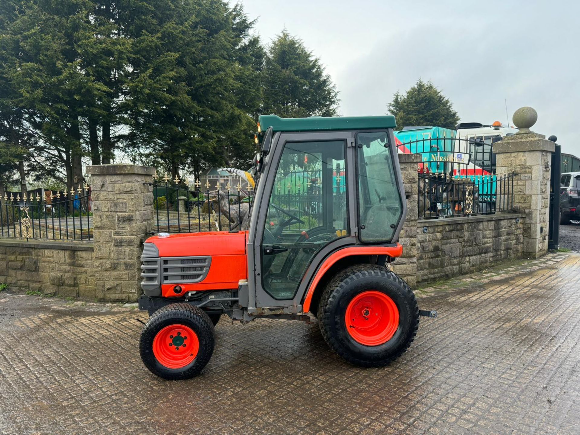 KUBOTA B2400 COMPACT TRACTOR *PLUS VAT* - Image 6 of 12