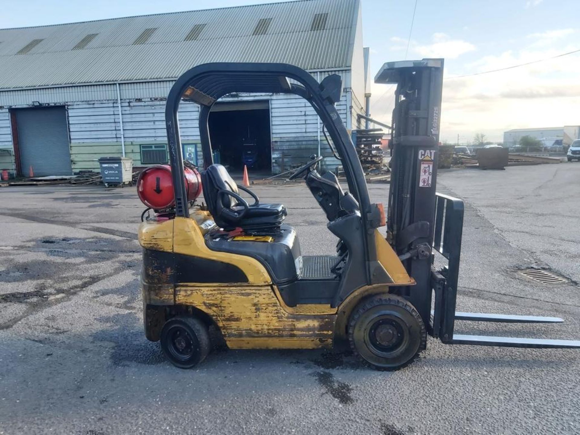 2005 CATERPILLAR GP18N GAS POWERED FORKLIFT, 1750KG CAPACITY, NOMINAL POWER: 42 KW *NO VAT* - Bild 6 aus 13