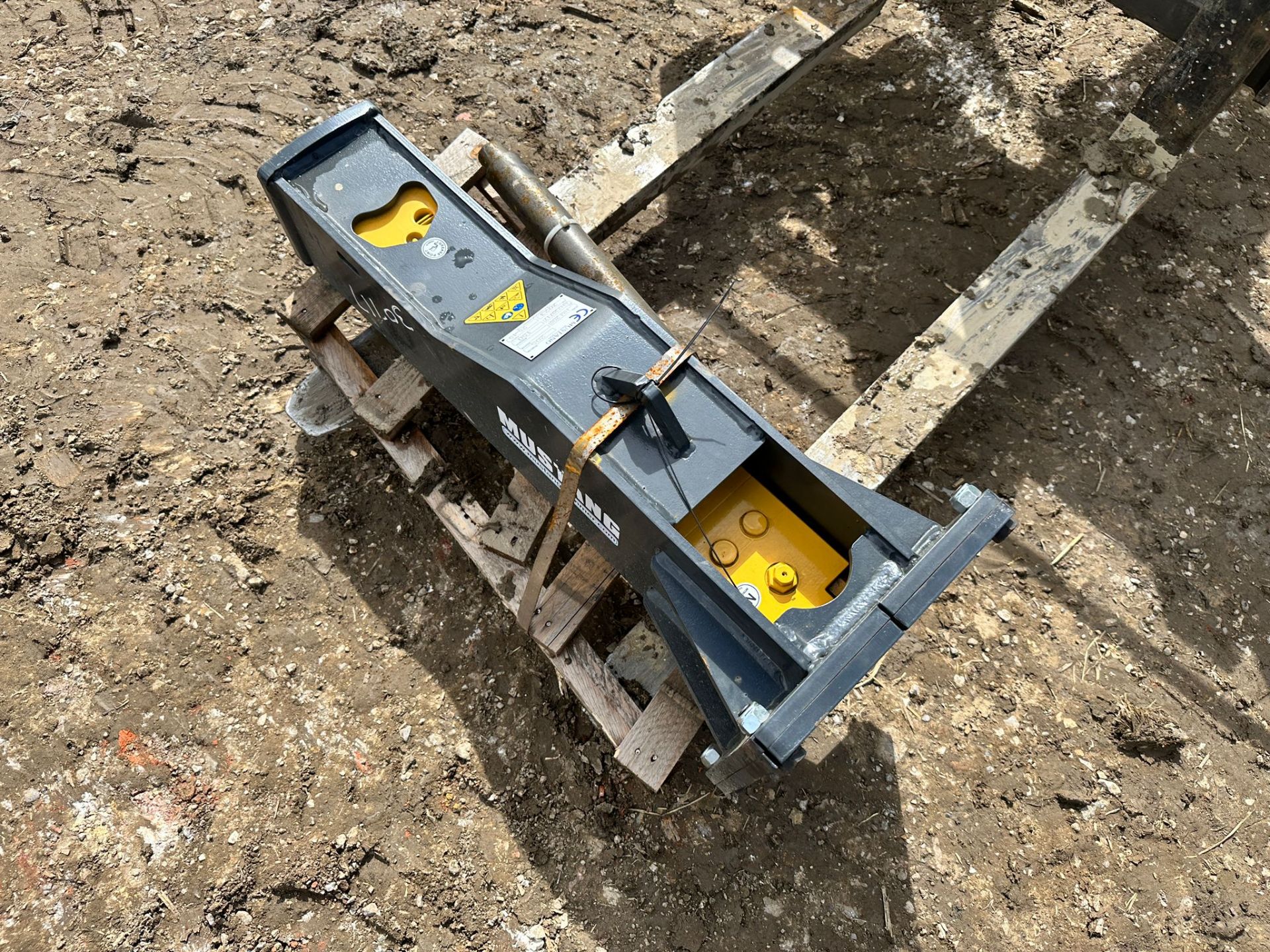 NEW/UNUSED 2023 MUSTANG HM200 HYDRAULIC ROCK BREAKER *PLUS VAT* - Bild 3 aus 9