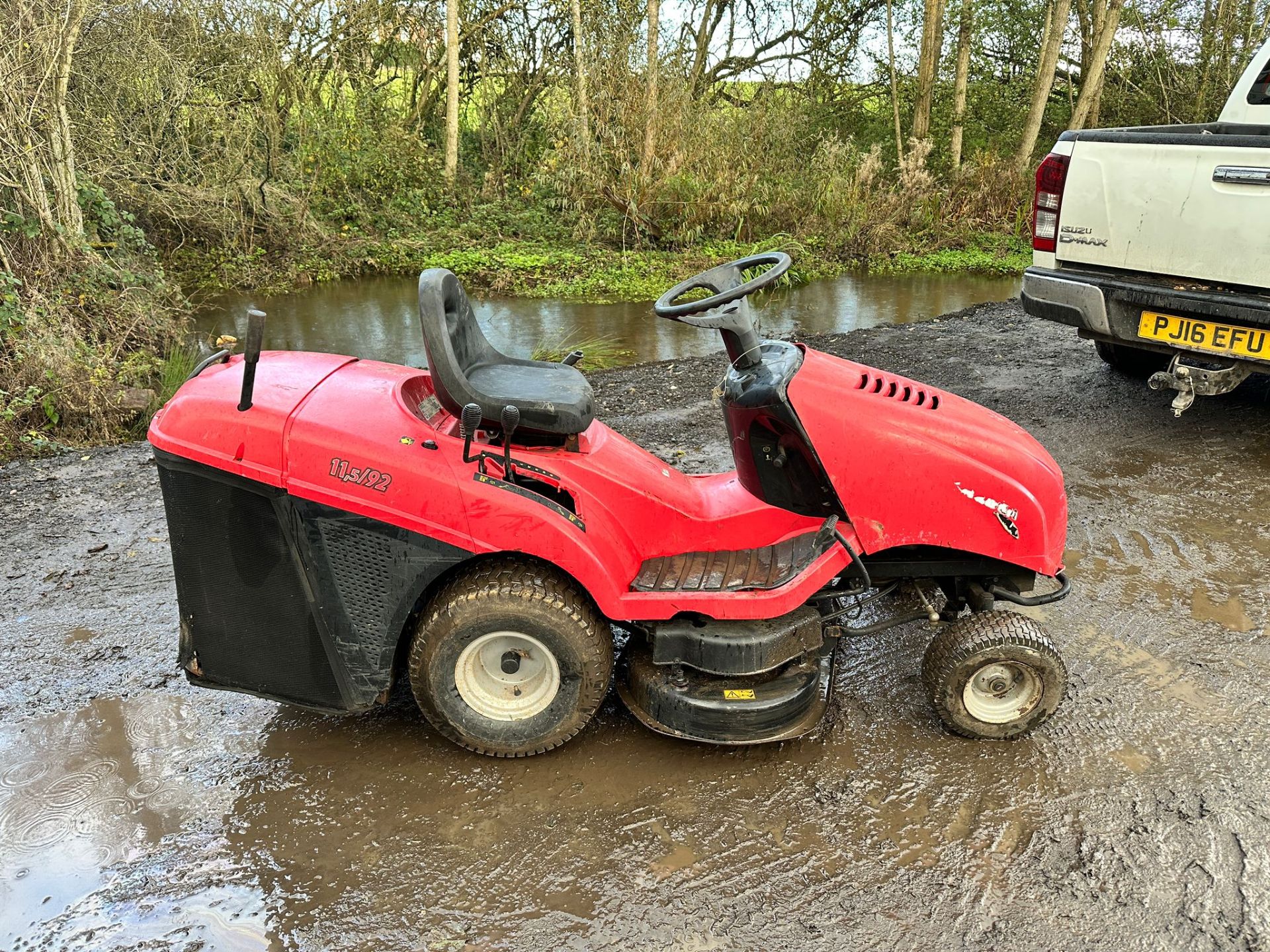 CASTLE GARDEN 11.5/92 RIDE ON MOWER WITH REAR COLLECTOR *PLUS VAT* - Bild 5 aus 5