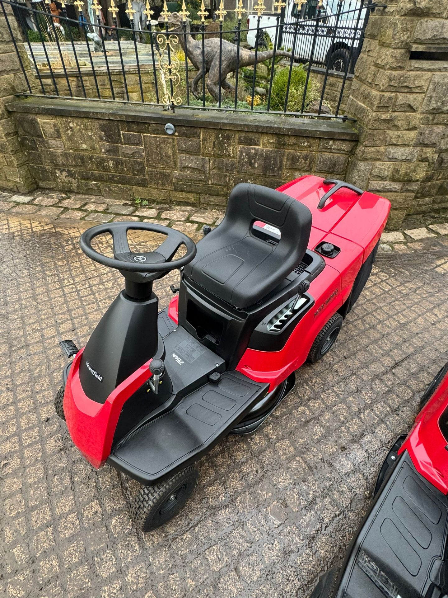 NEW/UNUSED MOUNTFIELD MTF 66 MQ RIDE ON MOWER WITH REAR COLLECTOR *PLUS VAT* - Bild 2 aus 11