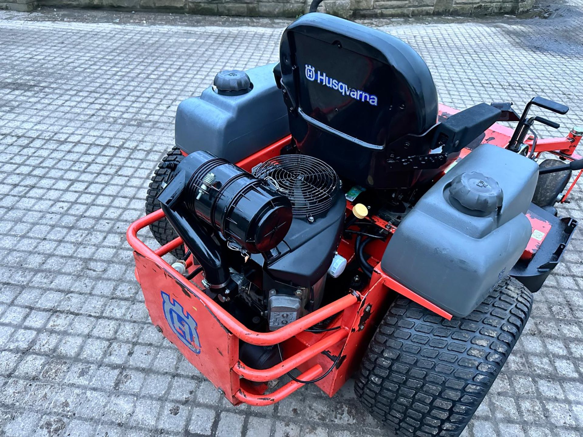 HUSQVARNA 48” COMMERICAL ZERO TURN MOWER *PLUS VAT* - Image 9 of 14