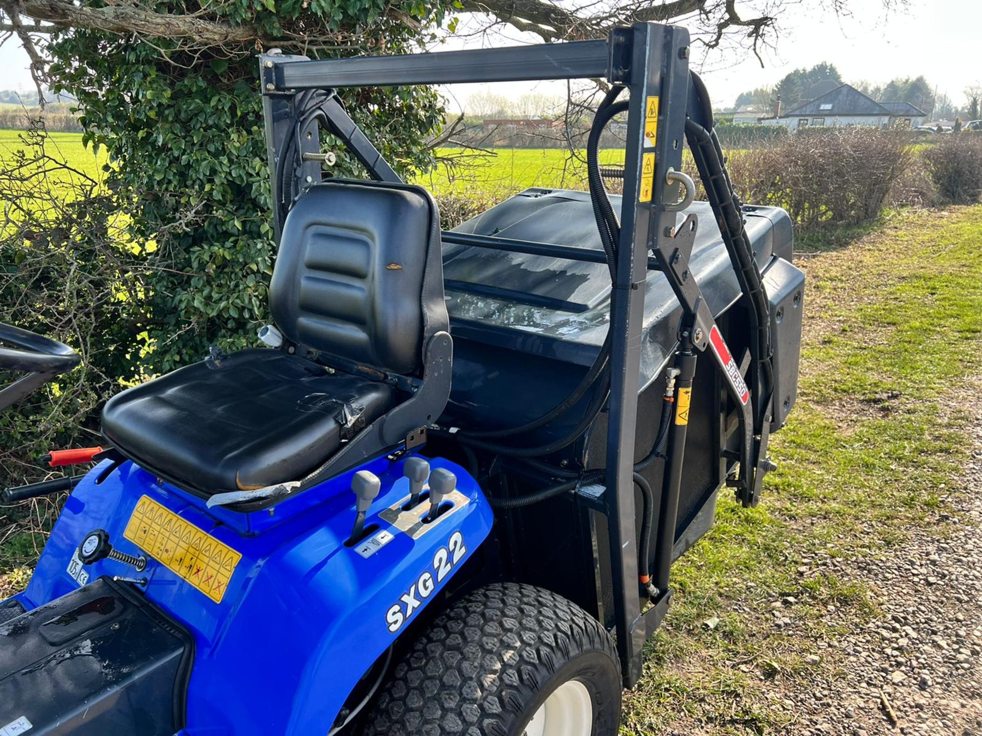 Iseki SXG22 Diesel High Tip Ride On Mower With Iseki SBC550 Collector, Runs Drives Cuts And Collects - Image 16 of 16