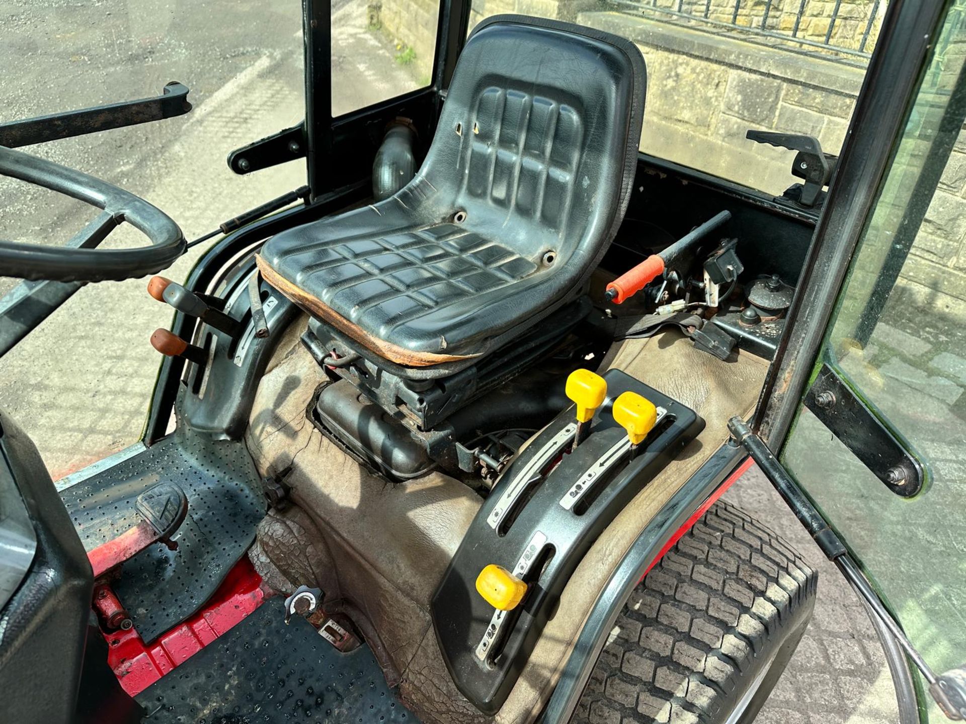 2009 MASSEY FERGUSON GC2300 23HP 4WD COMPACT TRACTOR WITH UNDERSLUNG DECK *PLUS VAT* - Image 14 of 18