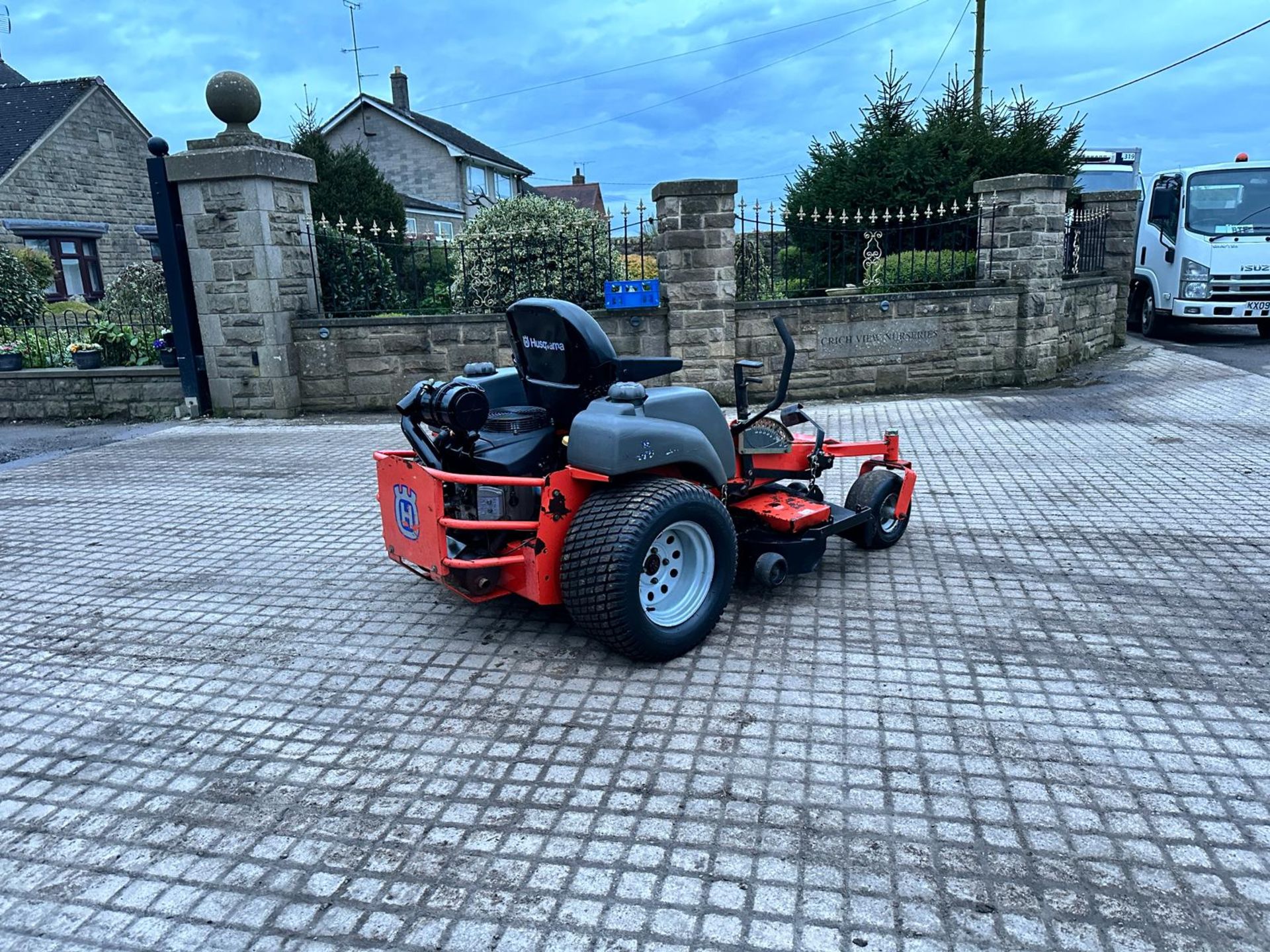 HUSQVARNA 48” COMMERICAL ZERO TURN MOWER *PLUS VAT* - Image 4 of 14