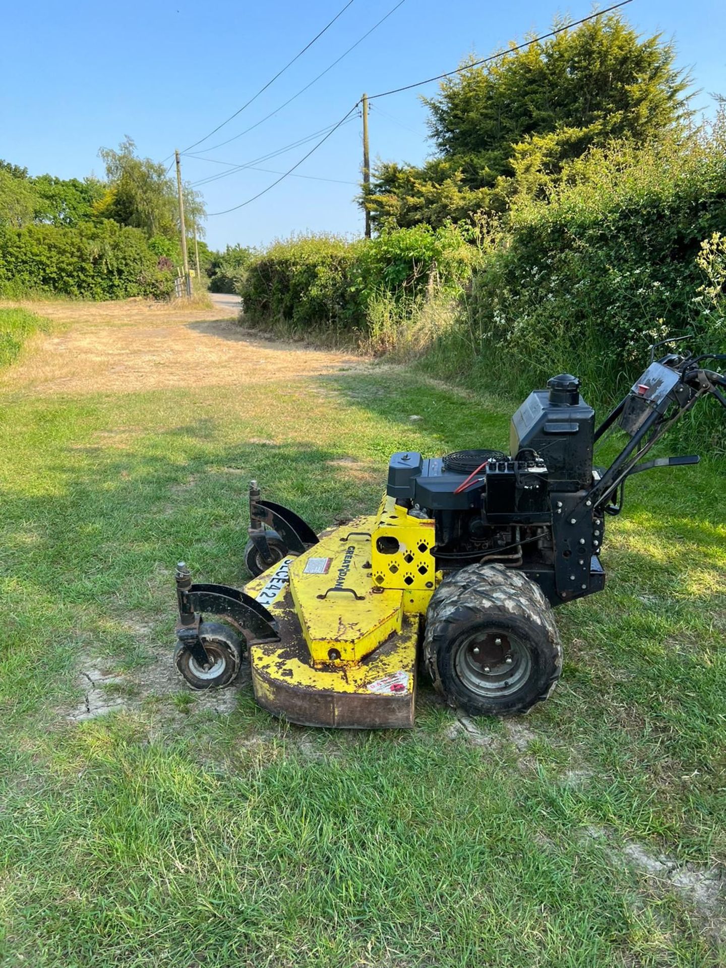 GREAT DANE ZERO TURN LAWN MOWER *PLUS VAT* - Image 9 of 9