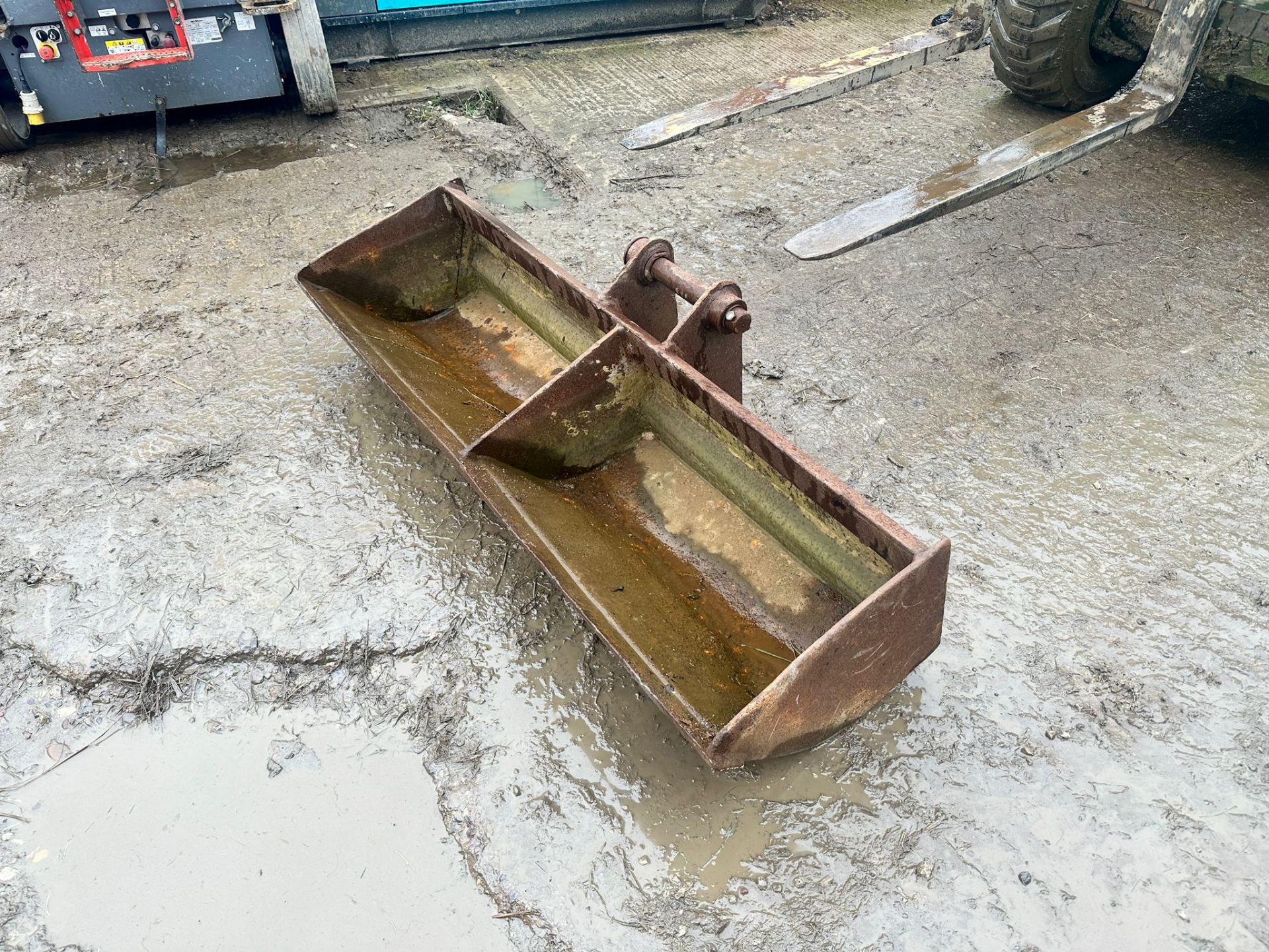 JCB 45MM DITCHING BUCKET *PLUS VAT* - Bild 2 aus 6