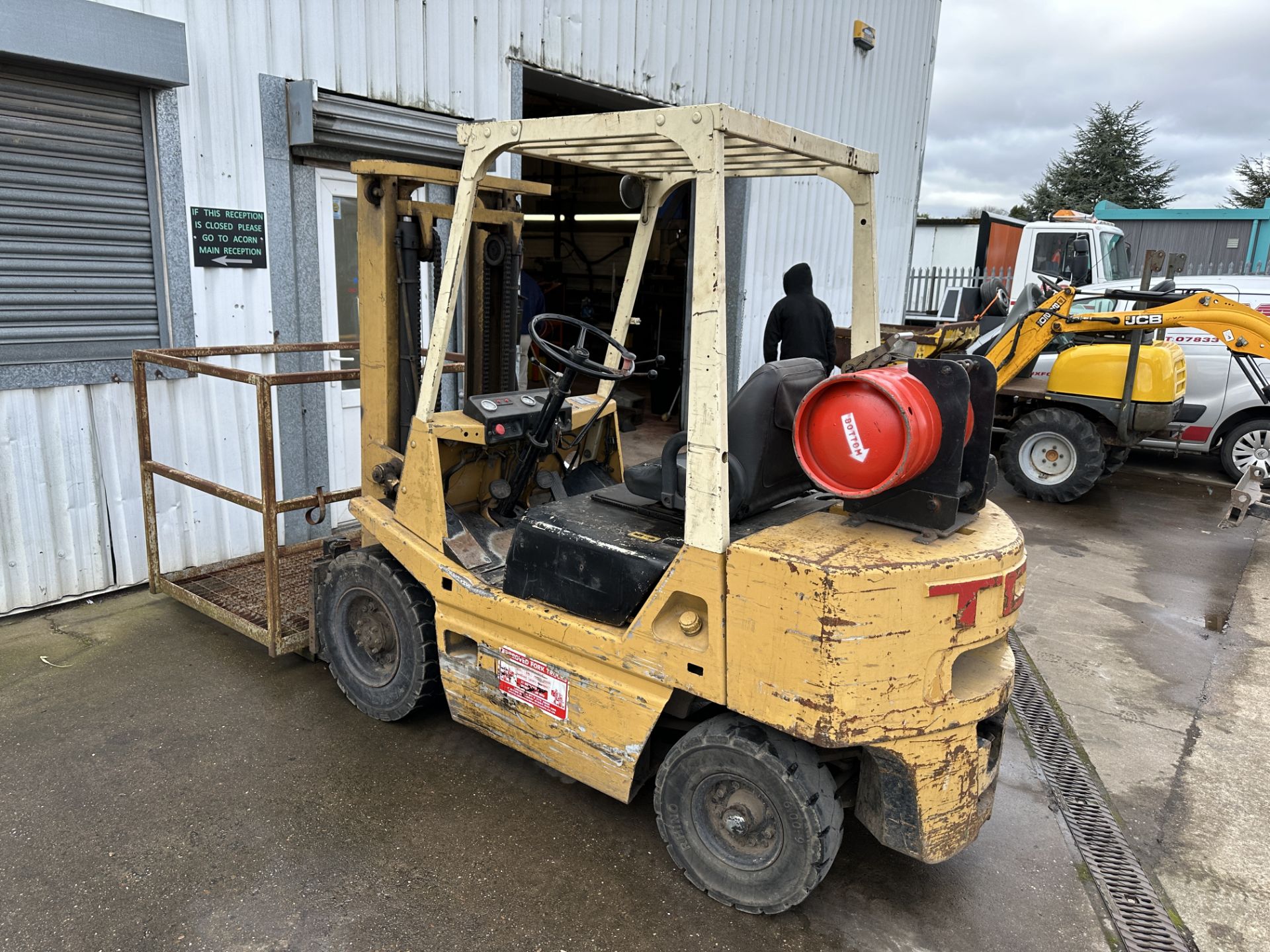 TCM FORK LIFT TRUCK FG25 N1 - LPG GAS GOOD WORKING ORDER *PLUS VAT* - Image 8 of 17