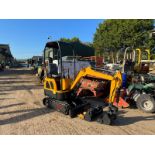 UNUSED LM10 YELLOW AND BLACK 1 TON MINI DIGGER, RUNS DRIVES AND DIGS, 3 BUCKETS *PLUS VAT*