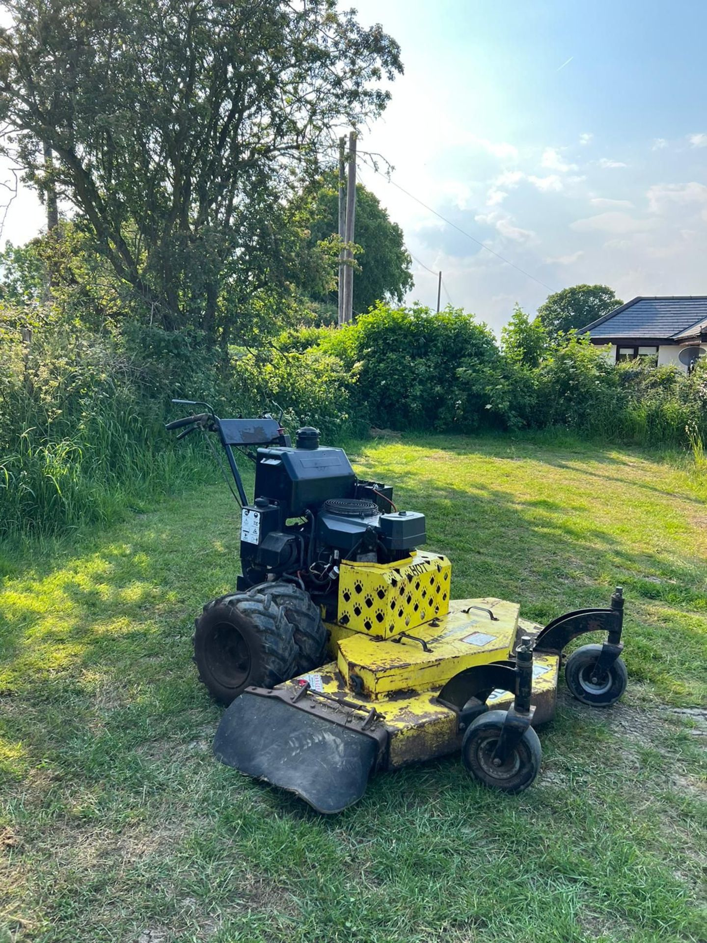 GREAT DANE ZERO TURN LAWN MOWER *PLUS VAT* - Image 2 of 9