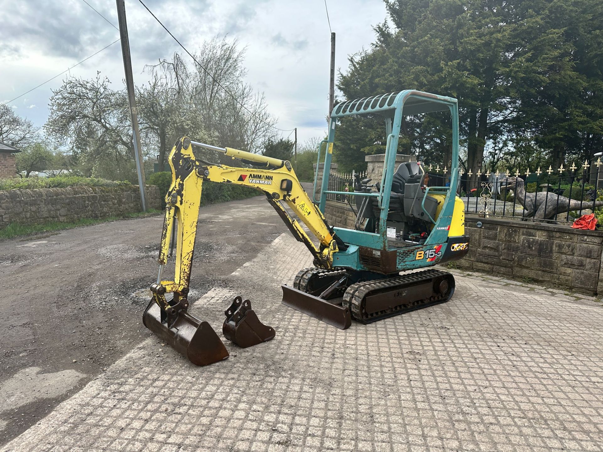 YANMAR B15-3 MINI EXCAVATOR *PLUS VAT* - Image 2 of 20