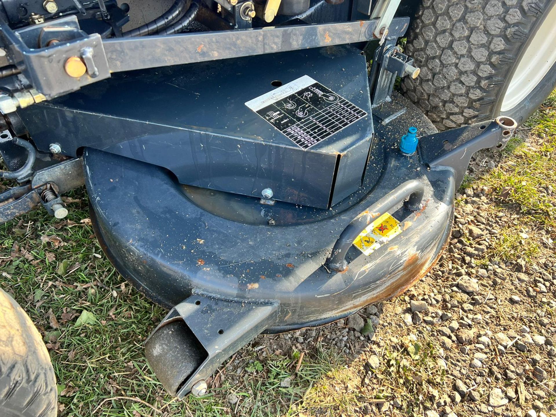 Iseki SXG22 Diesel High Tip Ride On Mower With Iseki SBC550 Collector, Runs Drives Cuts And Collects - Image 8 of 16