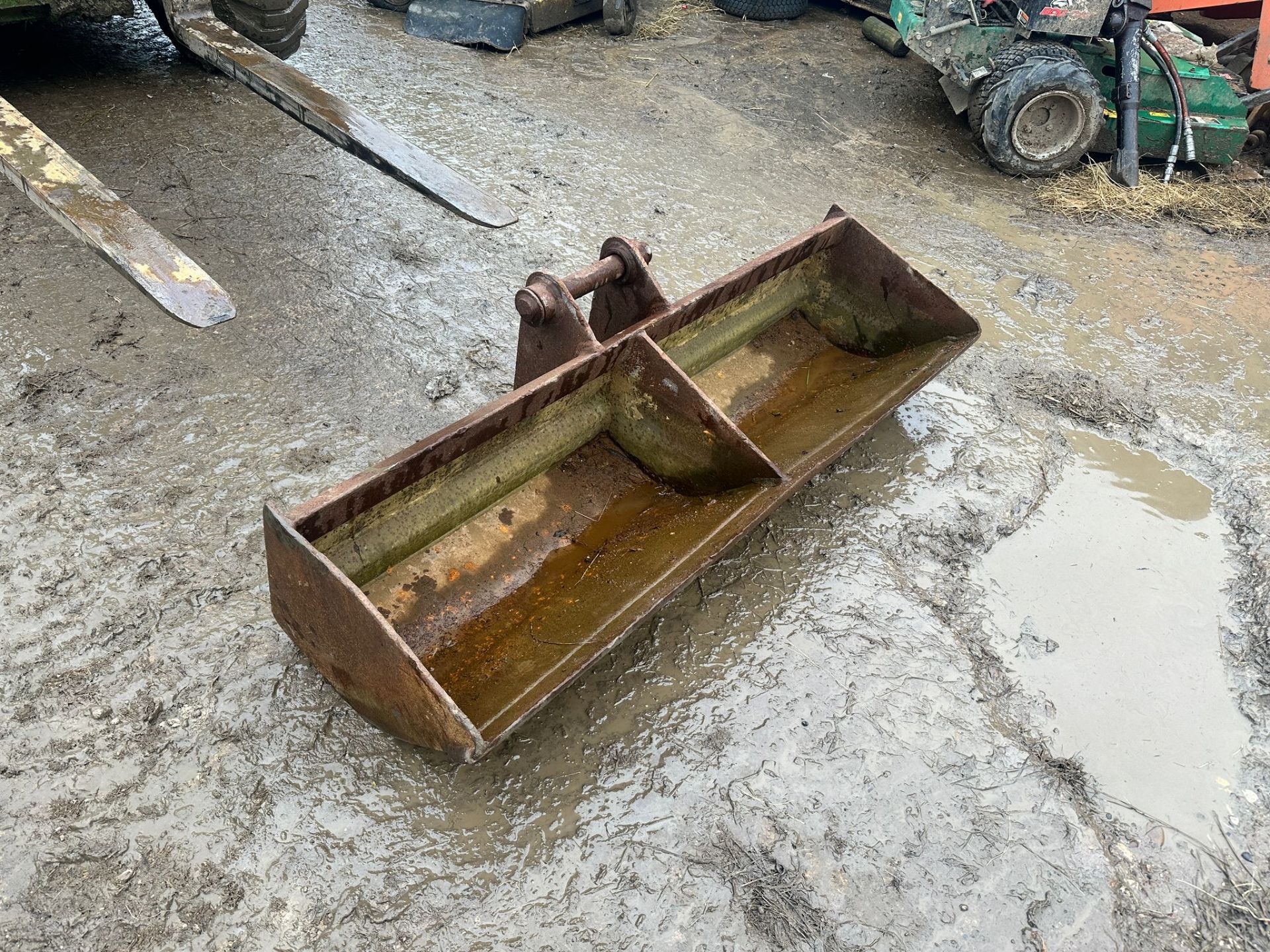 JCB 45MM DITCHING BUCKET *PLUS VAT*