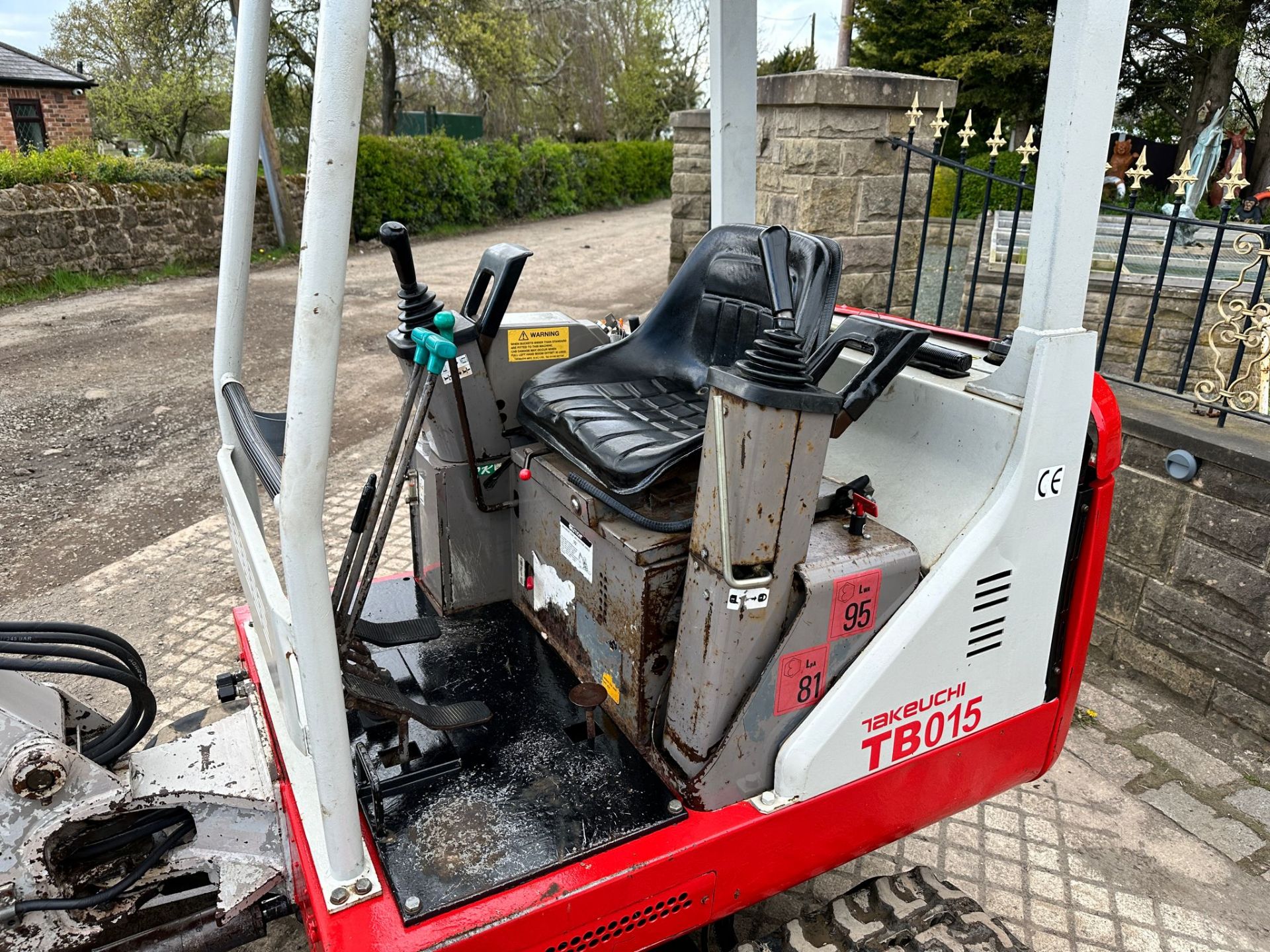 TAKEUCHI TB015 MINI EXCAVATOR *PLUS VAT* - Image 15 of 20