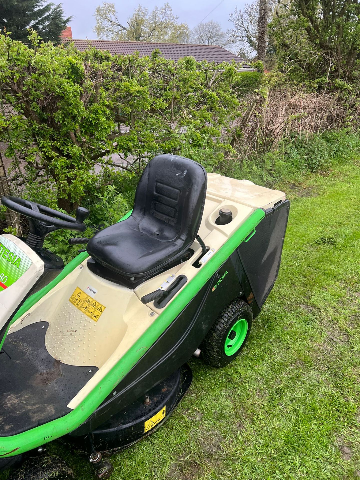 2017 Etesia Hydro 80 Ride On lawn Mower *PLUS VAT* - Image 3 of 7