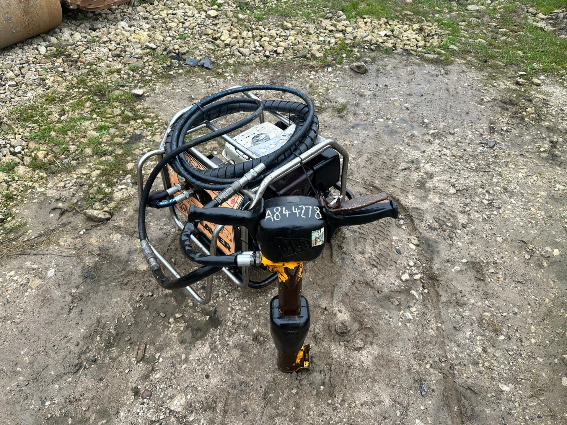 JCB BEAVER HYDRAULIC POWER PACK WITH HOSES AND BREAKER *NO VAT* - Image 2 of 11