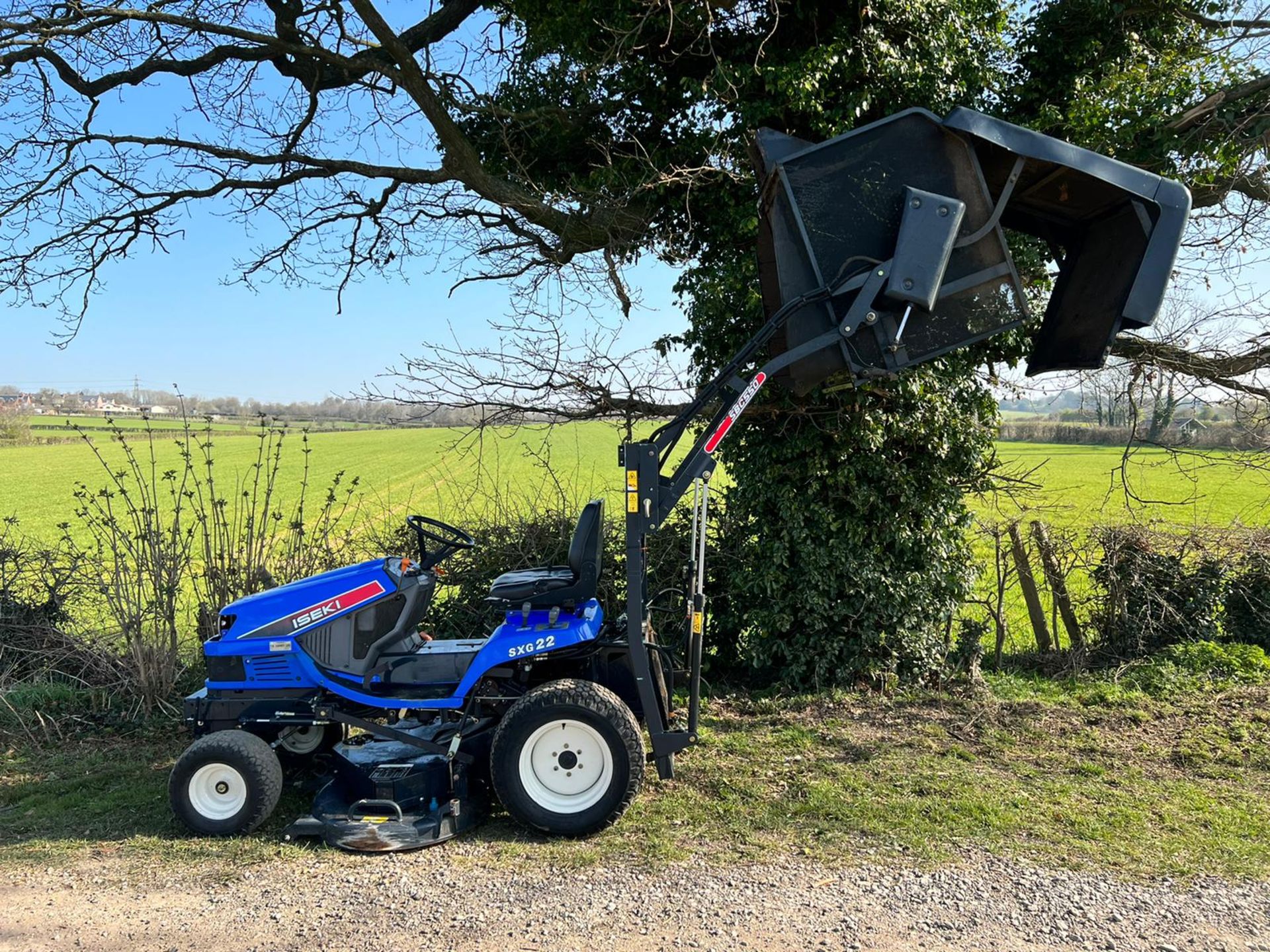 Iseki SXG22 Diesel High Tip Ride On Mower With Iseki SBC550 Collector, Runs Drives Cuts And Collects