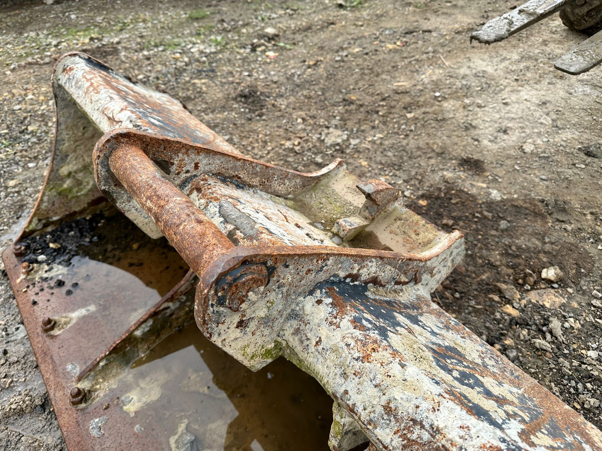 RHINOX SAFE LOCK DITCHING BUCKET *PLUS VAT* - Image 6 of 9