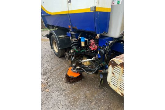 IVECO SCARAB MERLIN ROAD SWEEPER LORRY *PLUS VAT* - Image 15 of 20