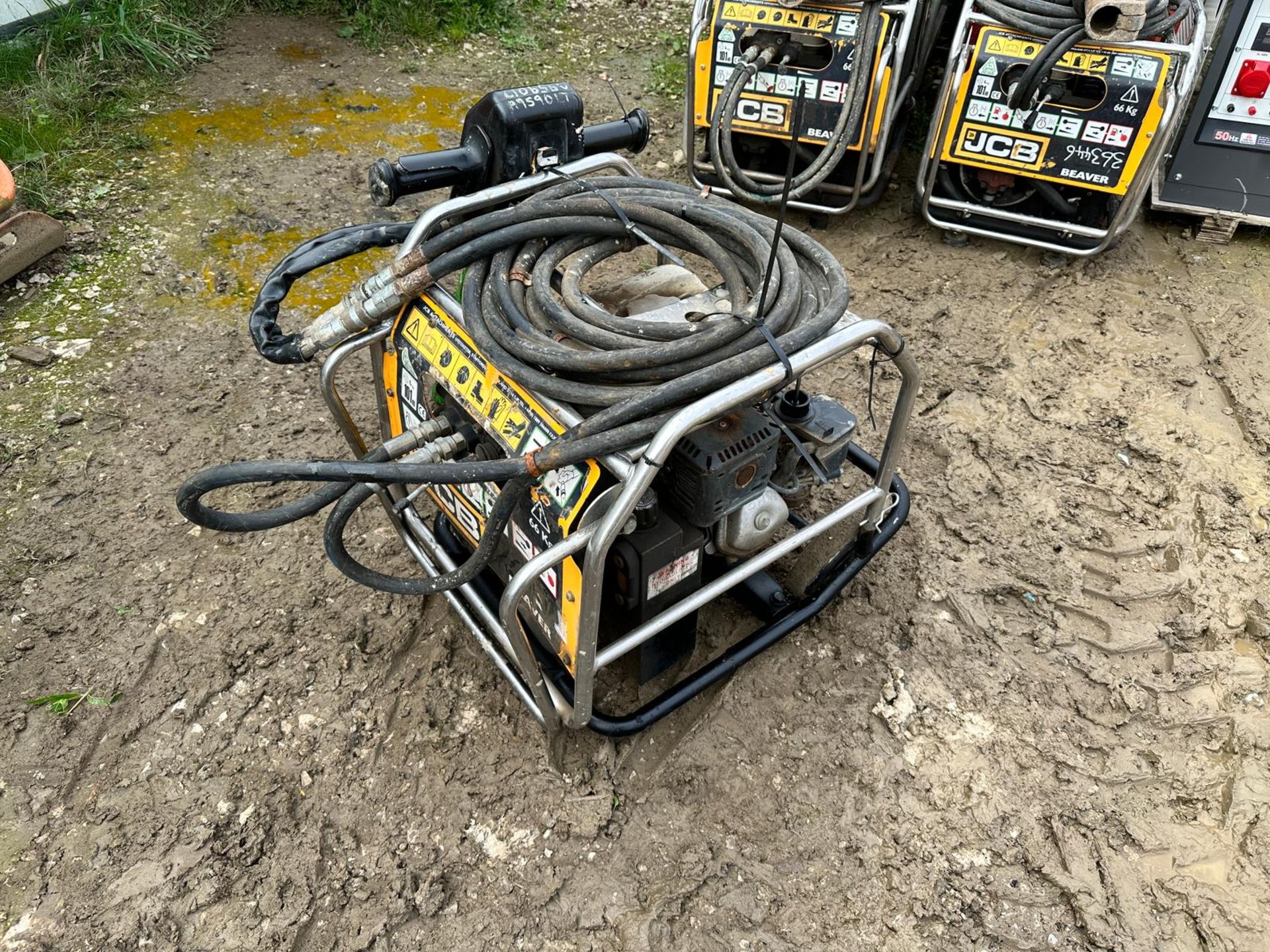 2015 JCB BEAVER HYDRAULIC POWER PACK WITH HOSES AND BREAKER *PLUS VAT* - Image 6 of 8
