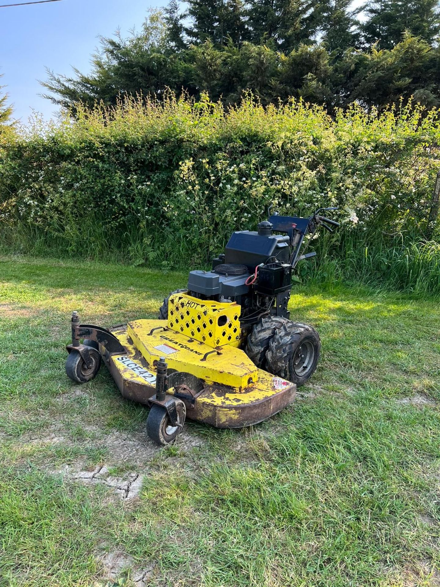 GREAT DANE ZERO TURN LAWN MOWER *PLUS VAT* - Image 4 of 9