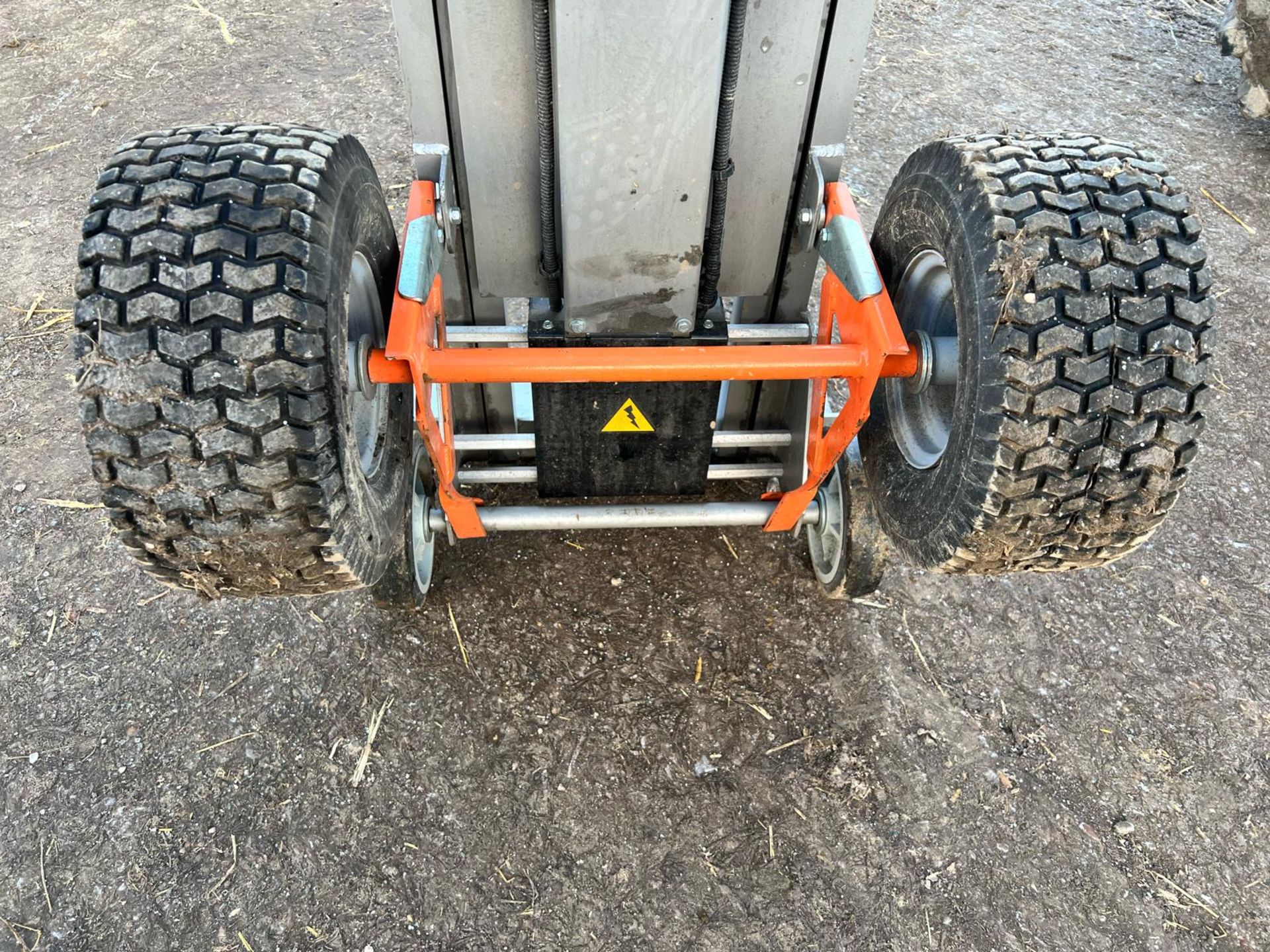 LECTRO TRUCKS 600LBS STAIR CLIMBING PALLET TRUCK *PLUS VAT* - Bild 6 aus 8