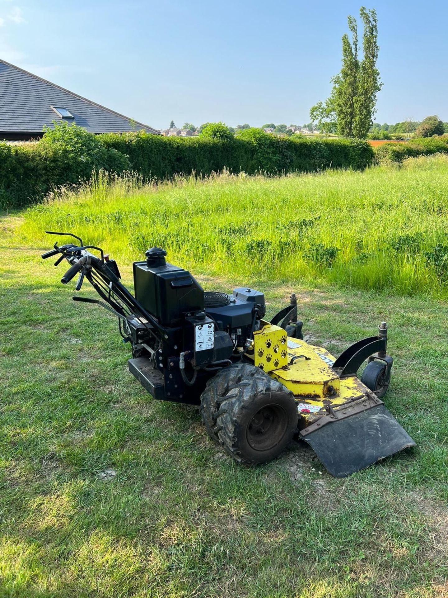 GREAT DANE ZERO TURN LAWN MOWER *PLUS VAT* - Image 8 of 9