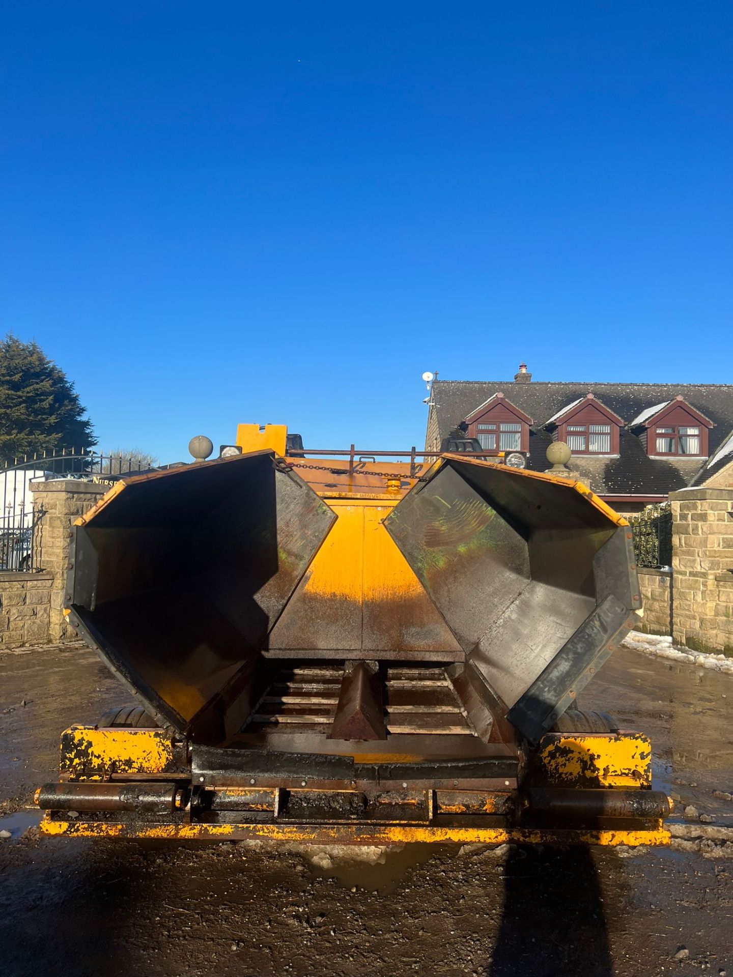 BGP210-SE 25 ASPHALT TARMAC PAVER *PLUS VAT* - Image 9 of 11