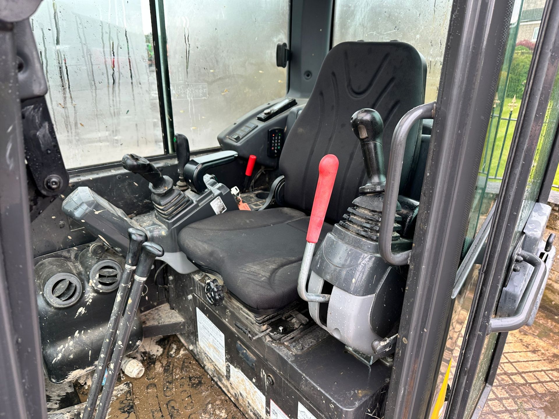 2019 KATO HD27 MINI EXCAVATOR *PLUS VAT* - Image 16 of 20