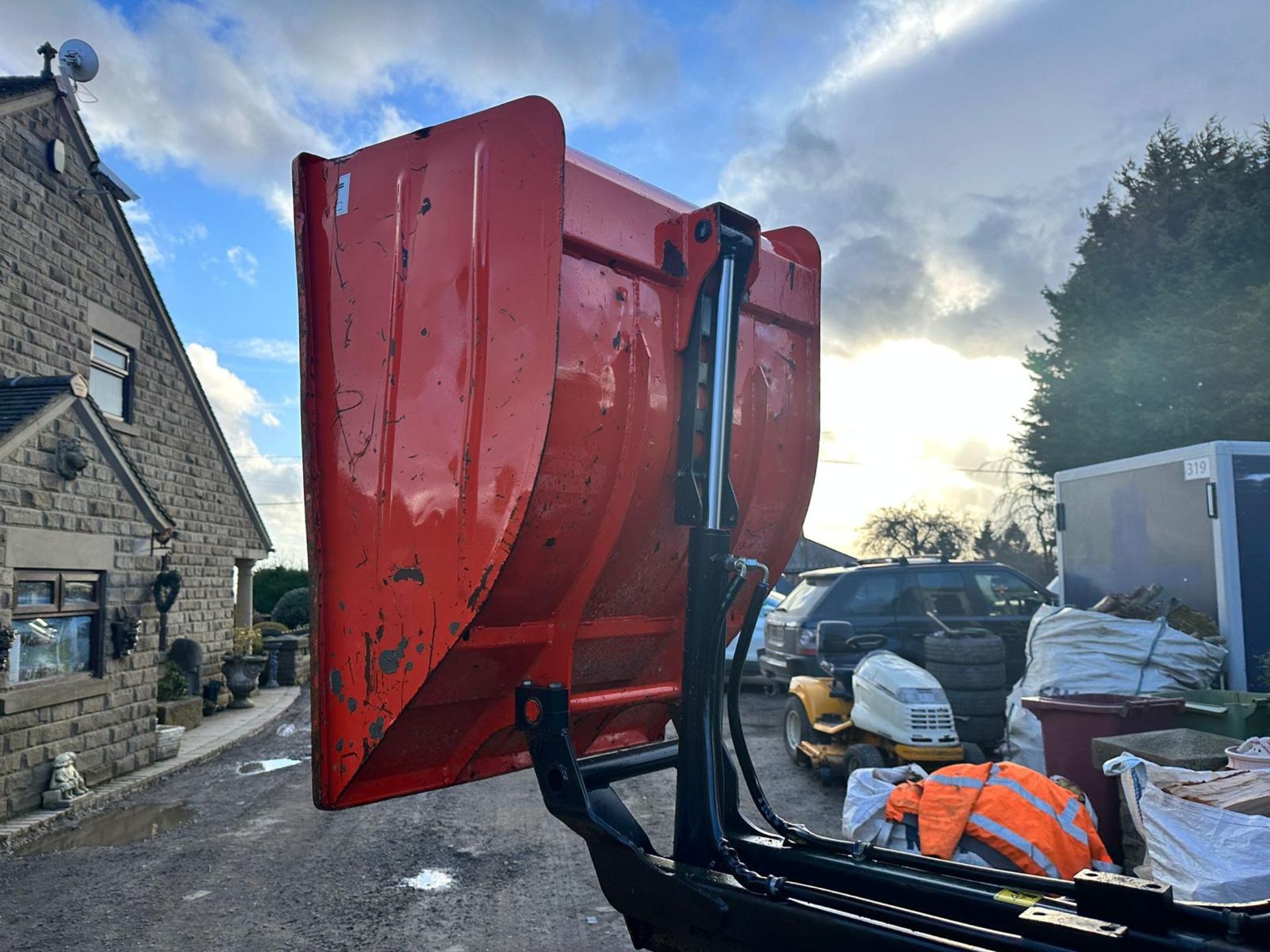 Kubota KC70 550KG Diesel High Tip Tracked Dumper *PLUS VAT* - Image 9 of 16