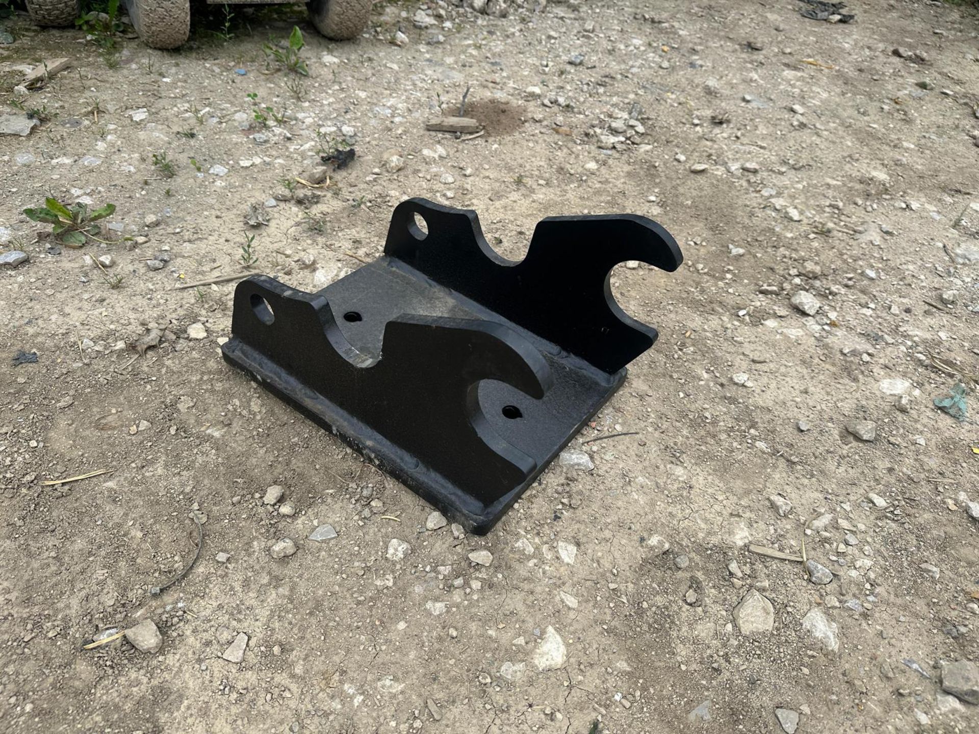NEW/UNUSED HEADSTOCK FOR DIGGER *PLUS VAT* - Image 5 of 9