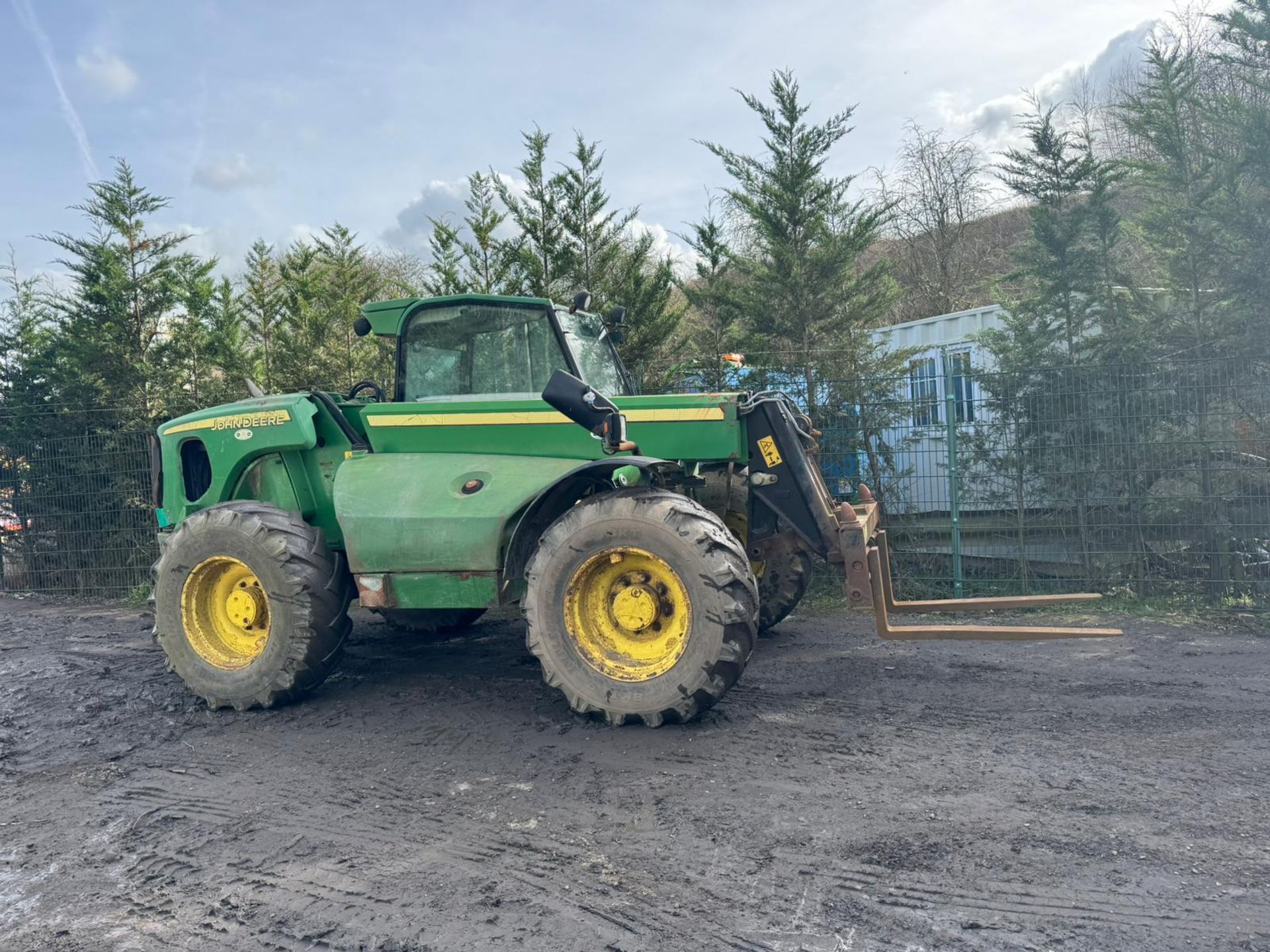 JOHN DEERE 3215 2.8 TON 4WD DIESEL TELESCOPIC TELEHANDLER *PLUS VAT* - Image 3 of 13