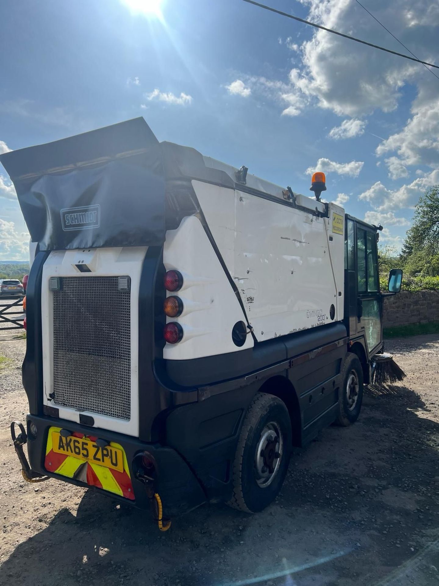 2015/65 SCHMIDT SWINGO 200+ ROAD SWEEPER *PLUS VAT* - Image 5 of 13